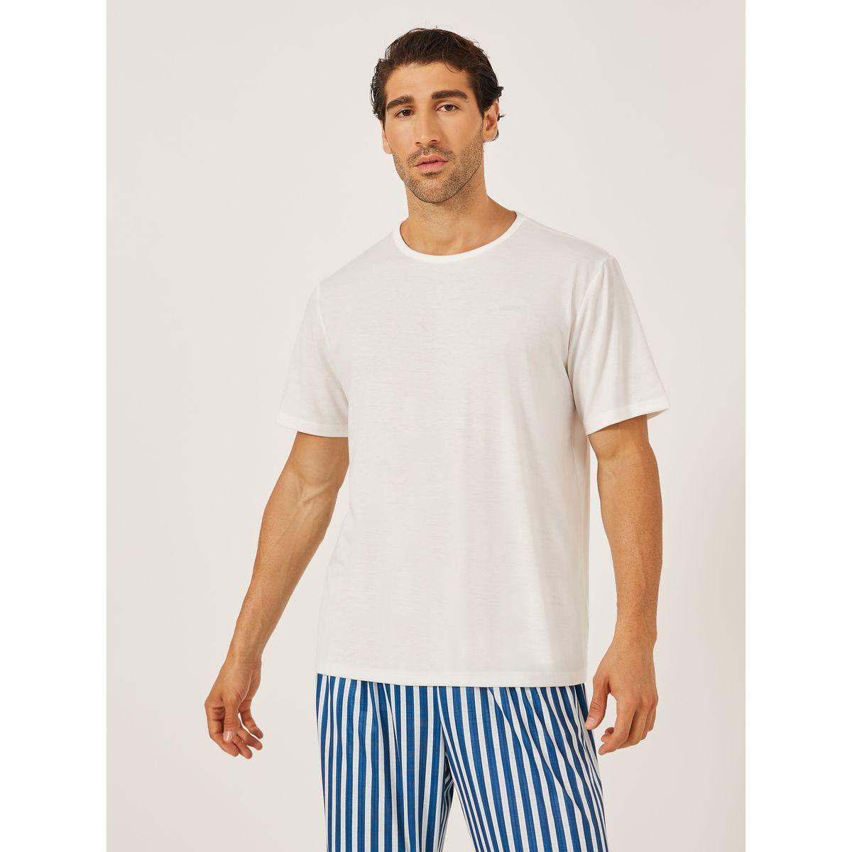 Styli Minimal Printed T-Shirt and Striped Badge Detail Pyjama Set-men-clothing-nightwear-sets-image-2
