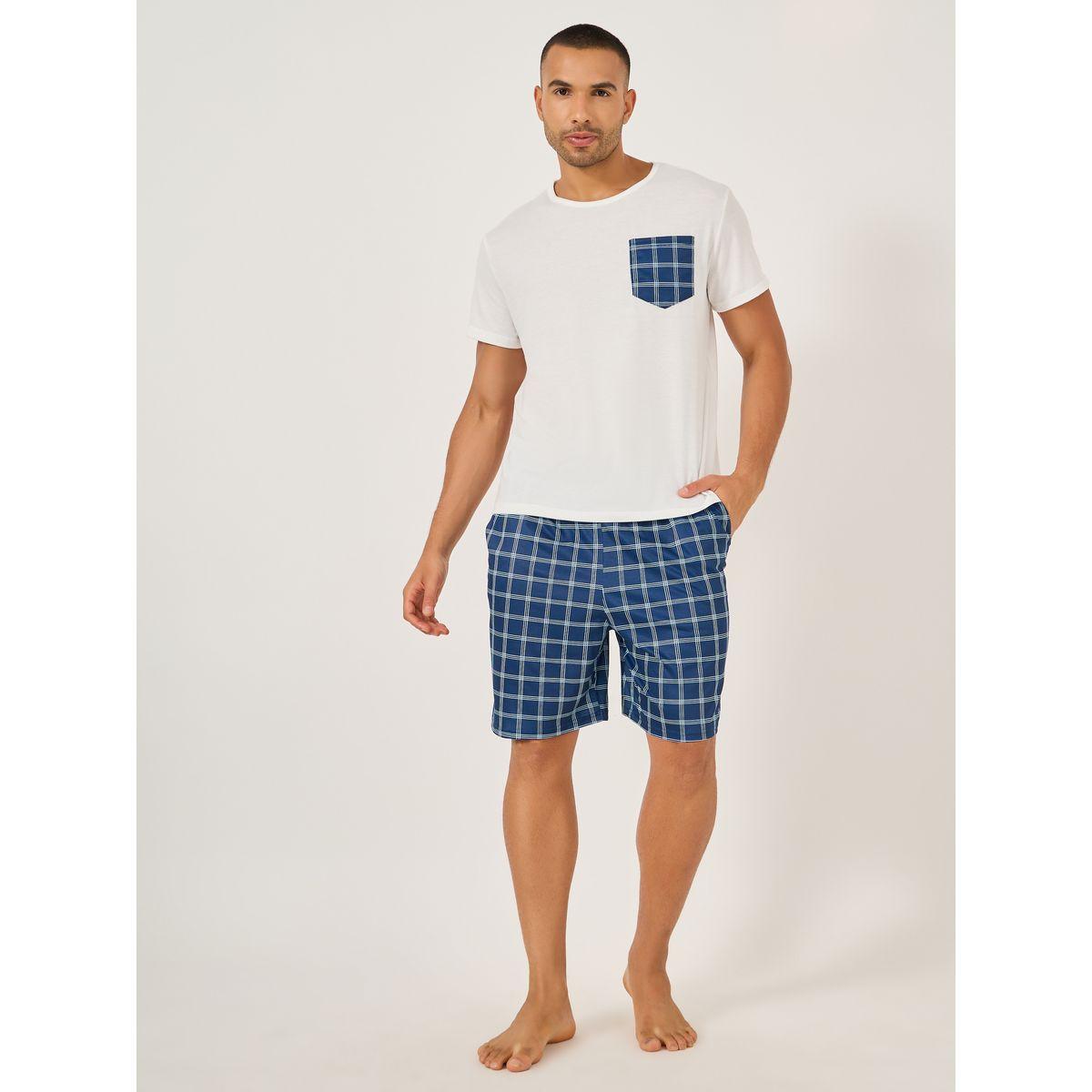 مجموعة من شورت كاروهات وتيشيرت سادة بتفاصيل جيب-men-clothing-nightwear-sets-image-1