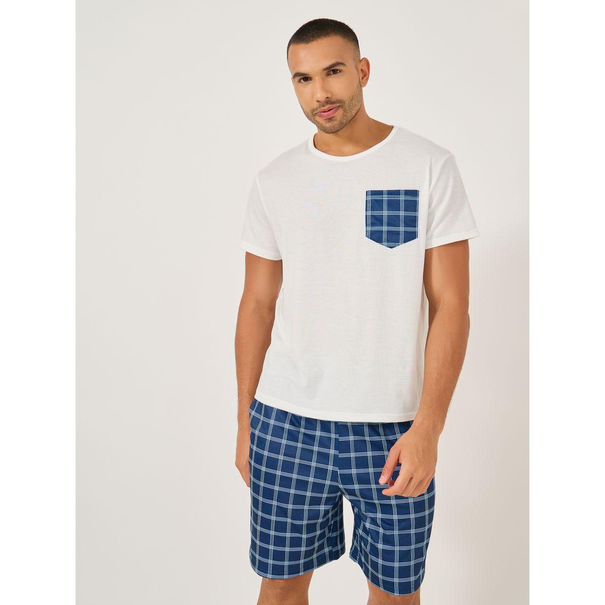 مجموعة من شورت كاروهات وتيشيرت سادة بتفاصيل جيب-men-clothing-nightwear-sets-image-2