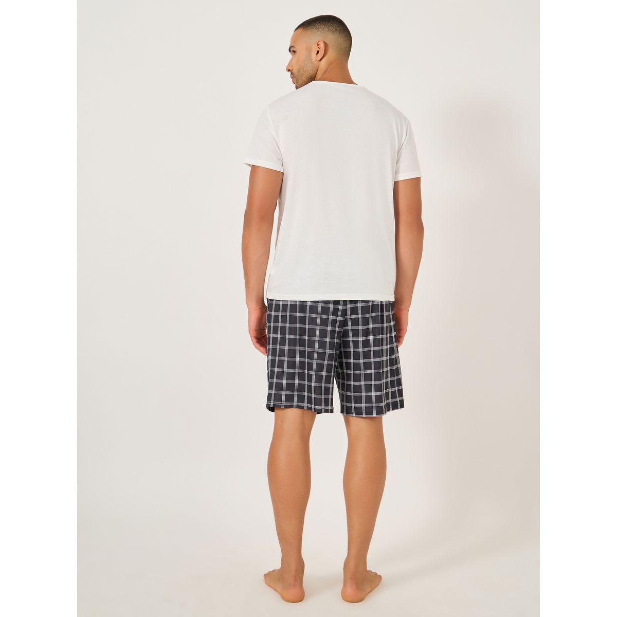 مجموعة من شورت كاروهات وتيشيرت سادة بتفاصيل جيب-men-clothing-nightwear-sets-image-5