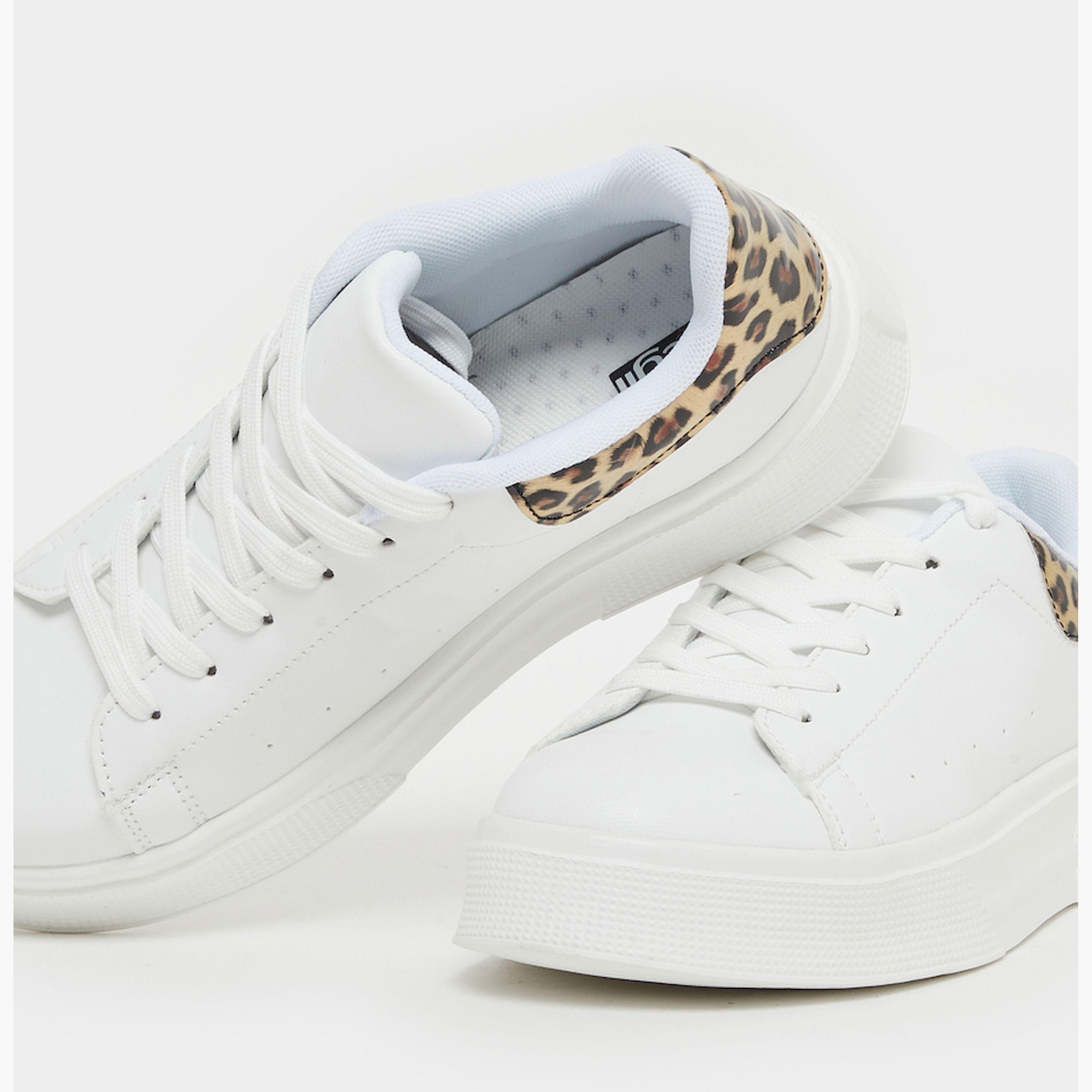ستايلي - حذاء رياضي بطبعة حيوانات ومقدمة مستديرة ورباط-women-shoes-sneakers-image-3