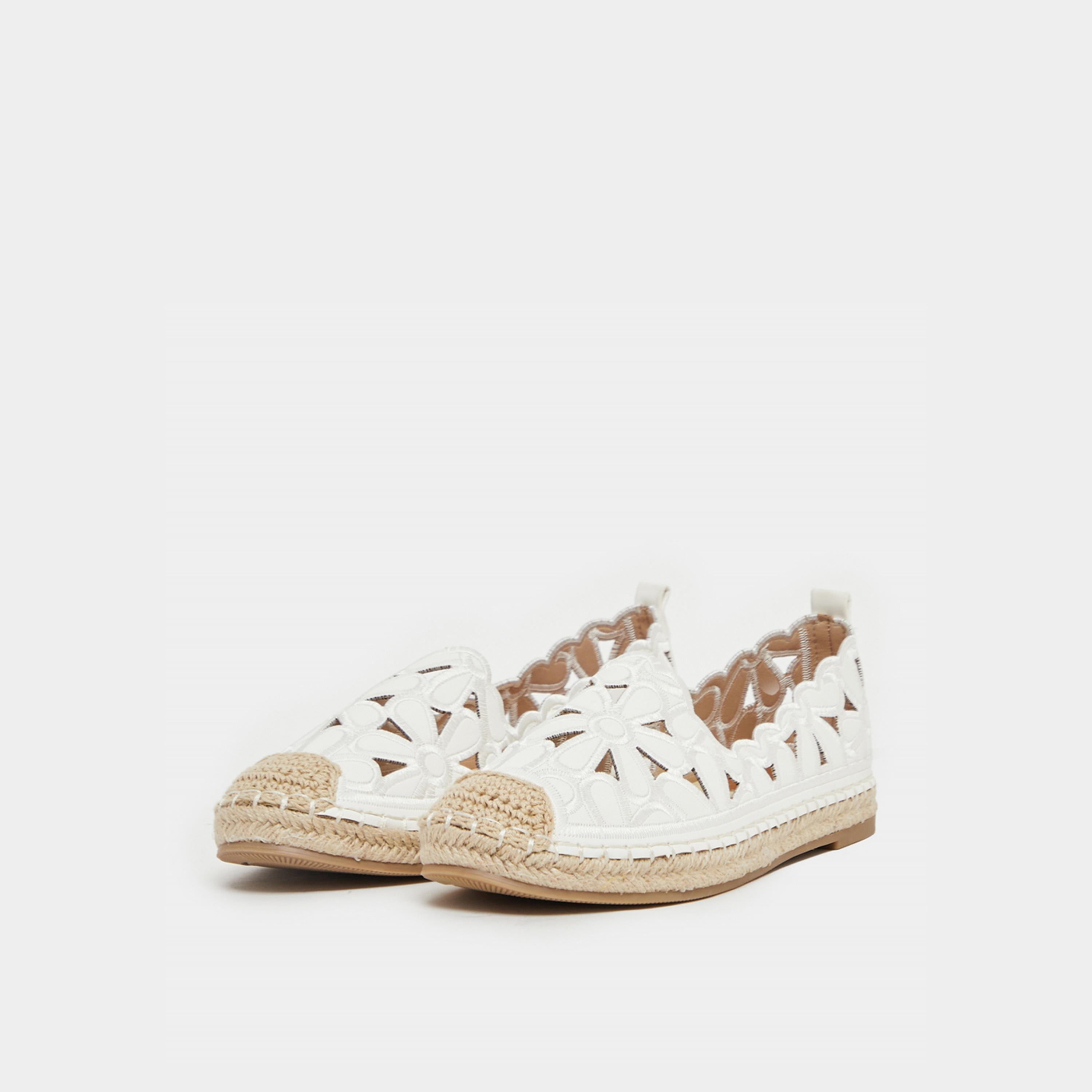ستايلي - حذاء إسبادريل مزين بفتحات-women-shoes-loafersandmoccasins-image-2