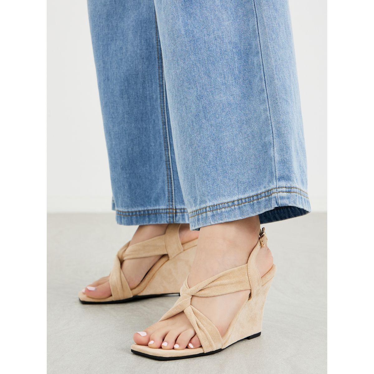 صندل بكعب ويدج وسيور كروس-women-shoes-sandals-heeled-image-1