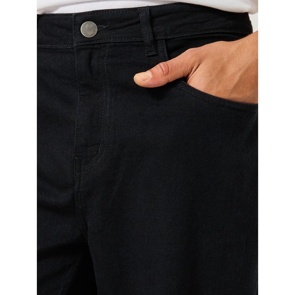 جينز بقصة مريحة وخصر متوسط-men-clothing-bottoms-jeans-image-3