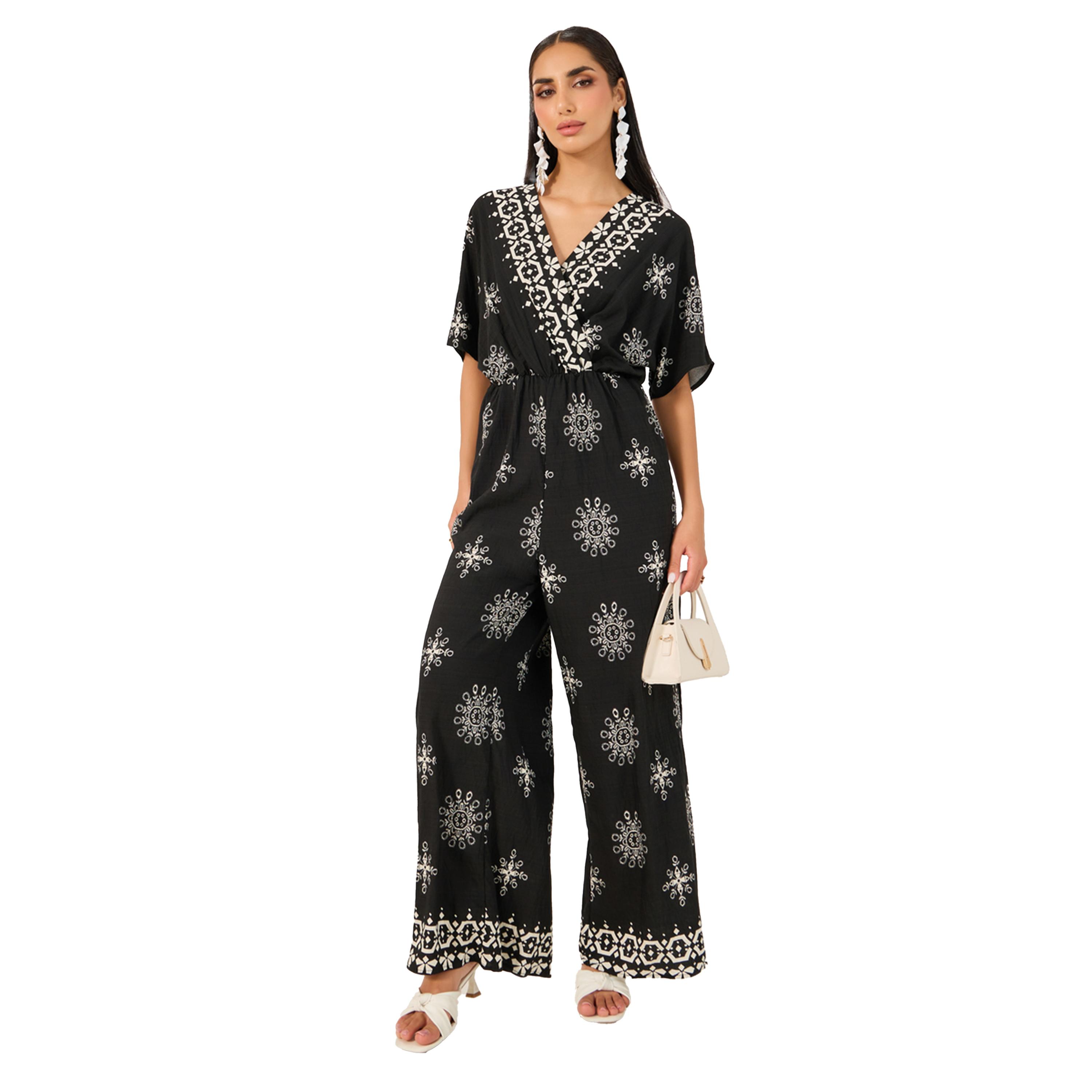 ستايلي - جمبسوت مطبوع برقبة V وأكمام قصيرة-women-clothing-jumpsuits-image-1