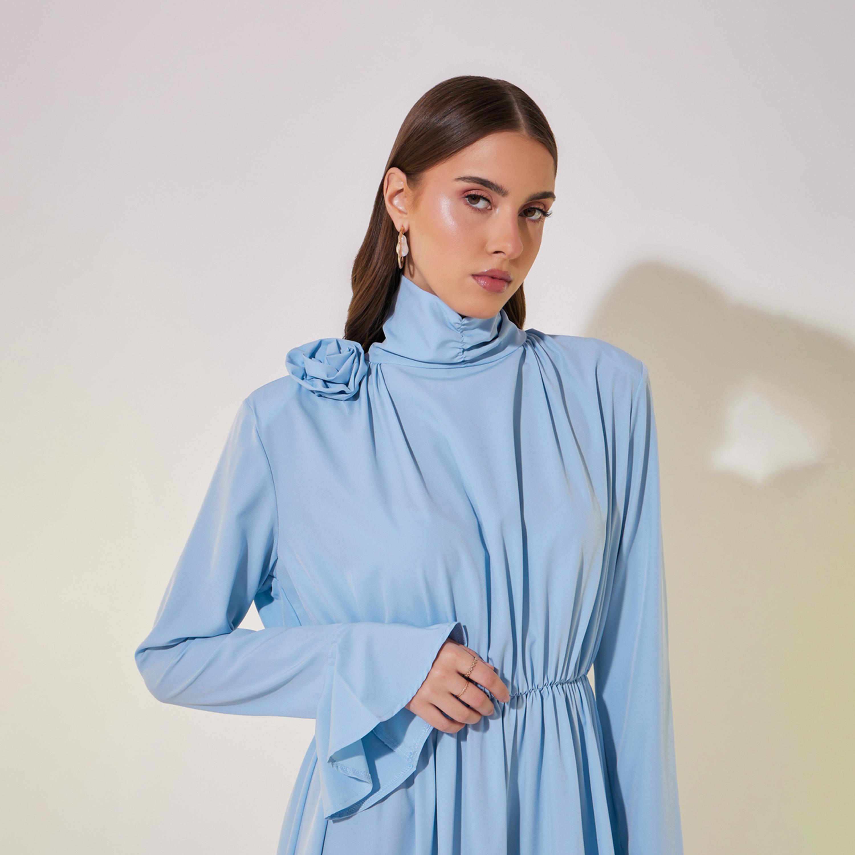 فستان طويل مزين بزهرة وتفاصيل مزمومة-women-clothing-dresses-image-4
