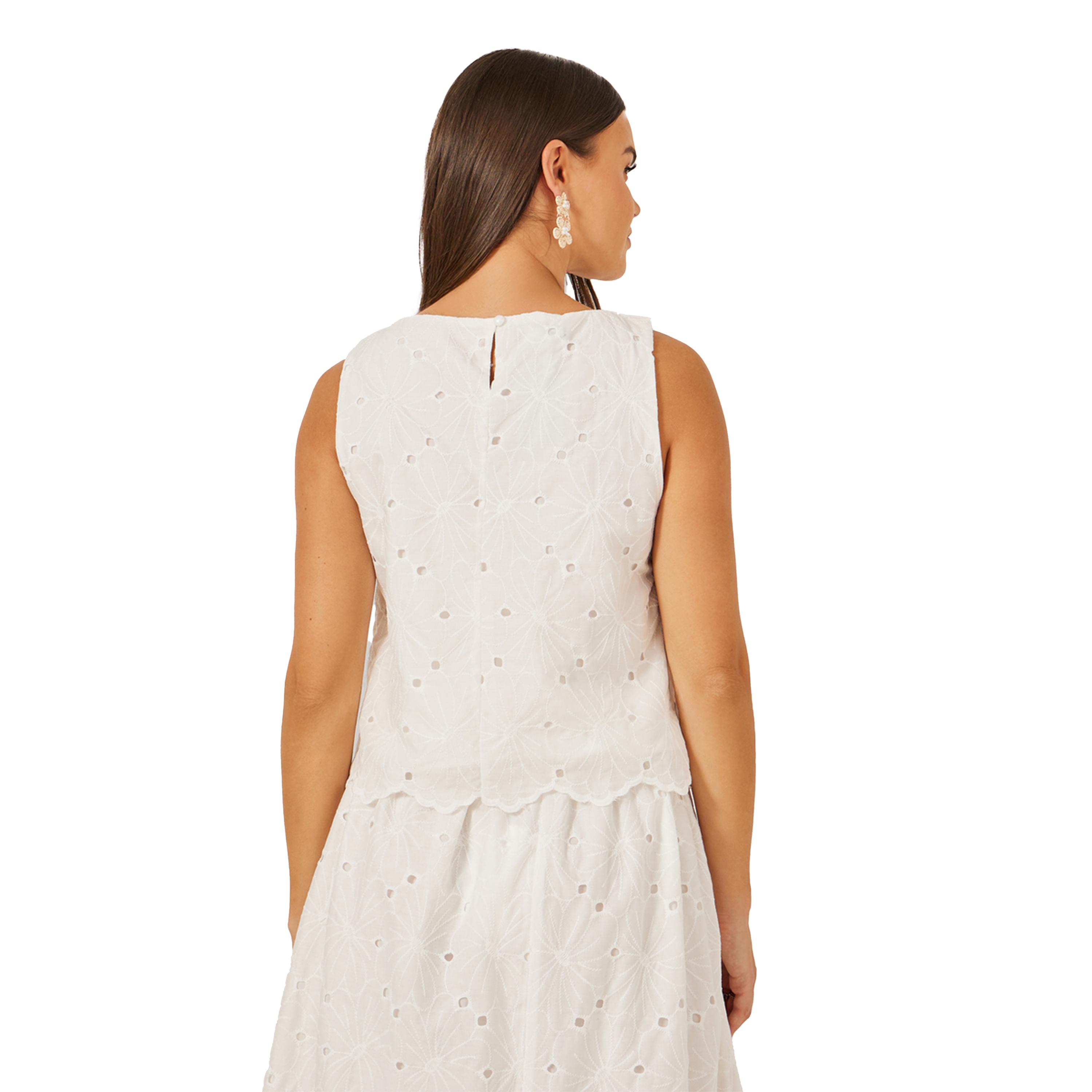 Styli Embroidered Scalloped Hem Sleeveless Top-women-clothing-shirtsandblouses-blouses-image-4