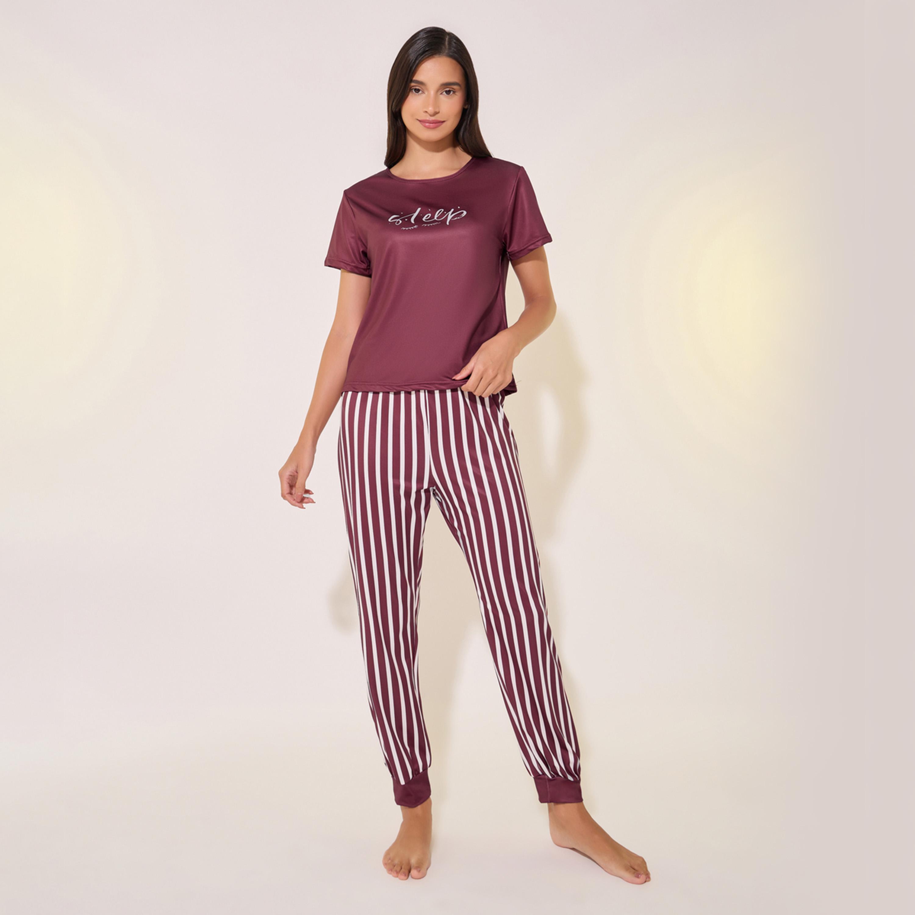 طقم بيجاما من بنطال وتيشيرت بطبعة جرافيك-women-clothing-nightwear-pyjamas-longsets-image-1