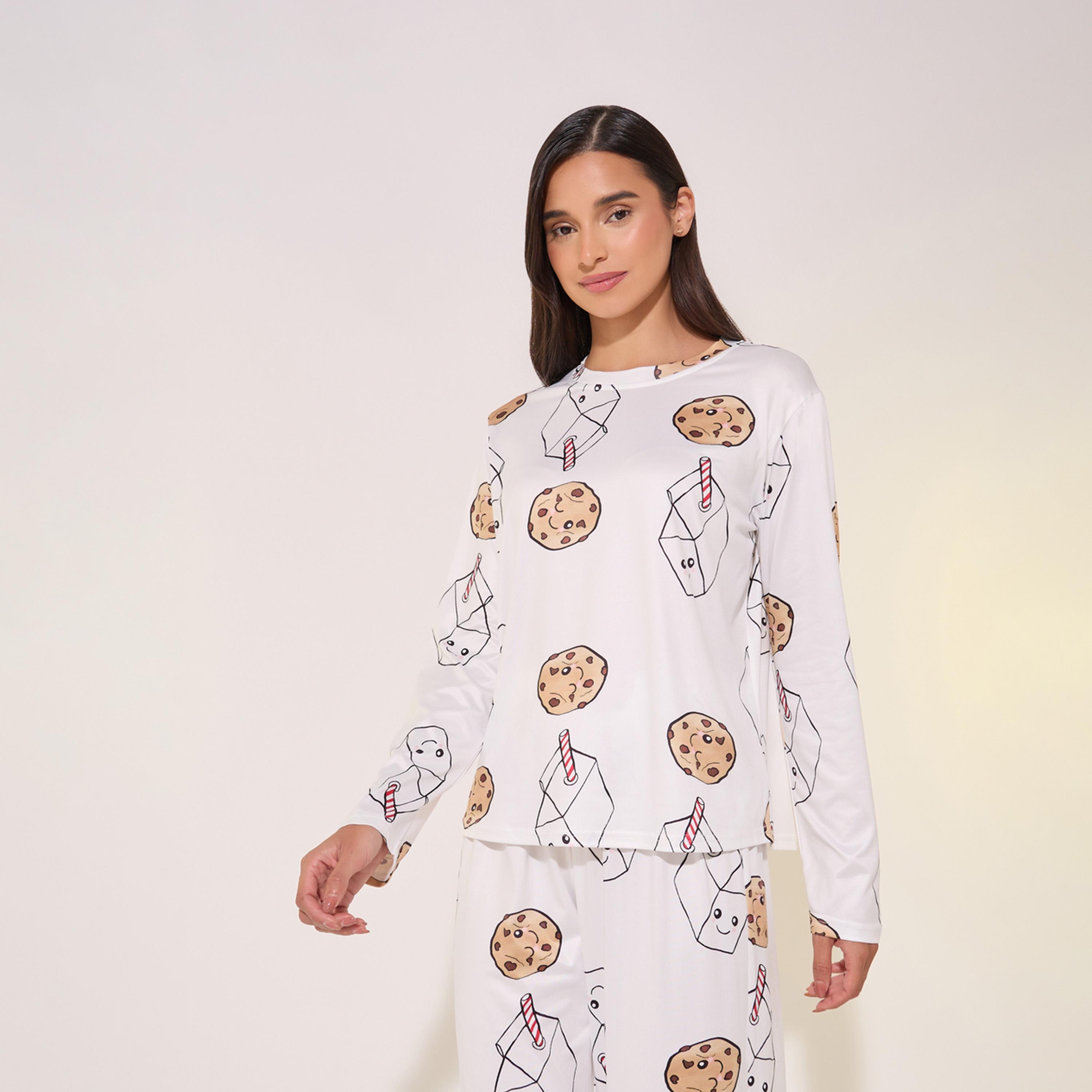 طقم من بنطال بيجاما وتيشيرت مطبع بالكامل بياقة دائرية-women-clothing-nightwear-pyjamas-longsets-image-2