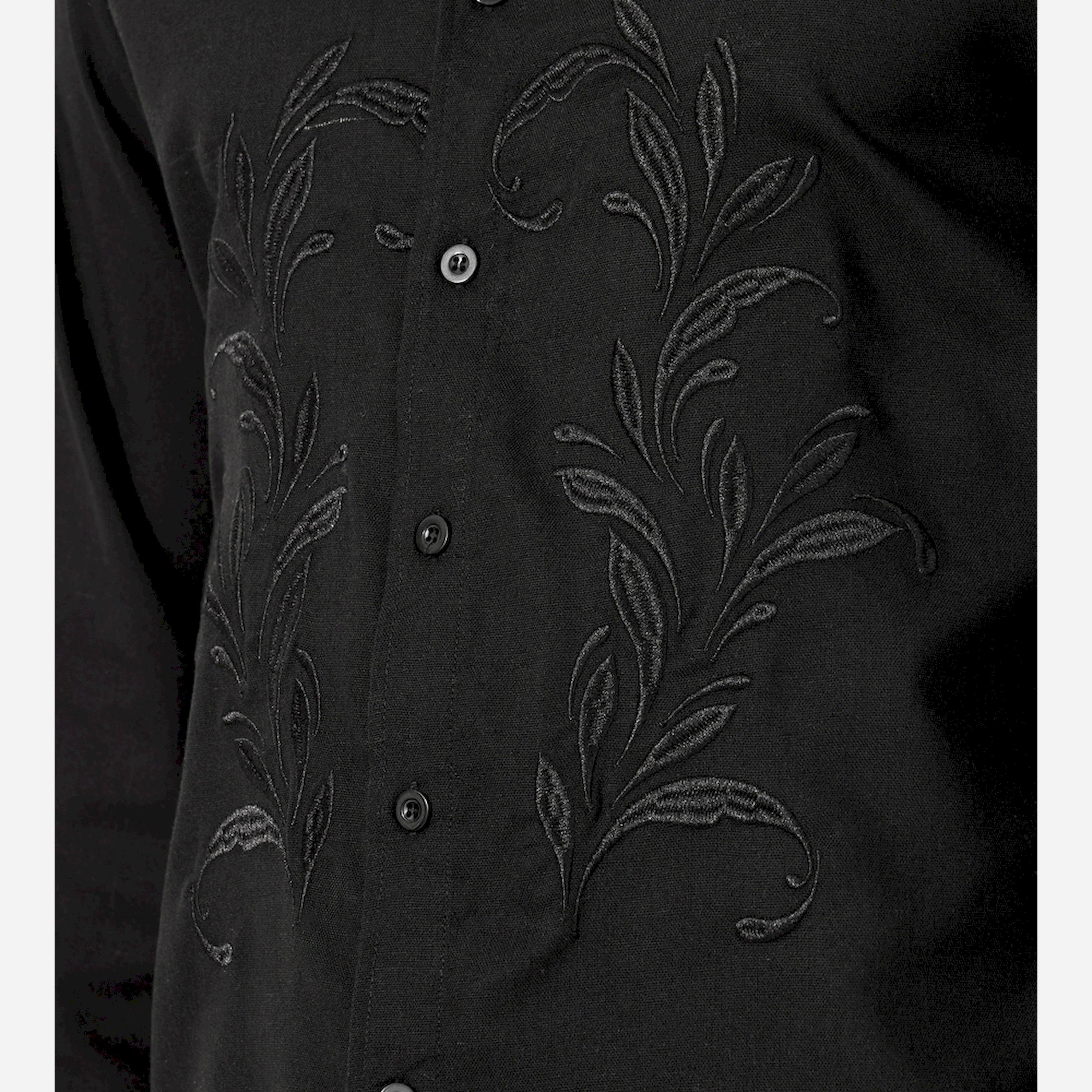 ستايلي - ليميتد - قميص ليمتد مطرز بقصّة مريحة وياقة متباعدة-men-clothing-shirts-image-3