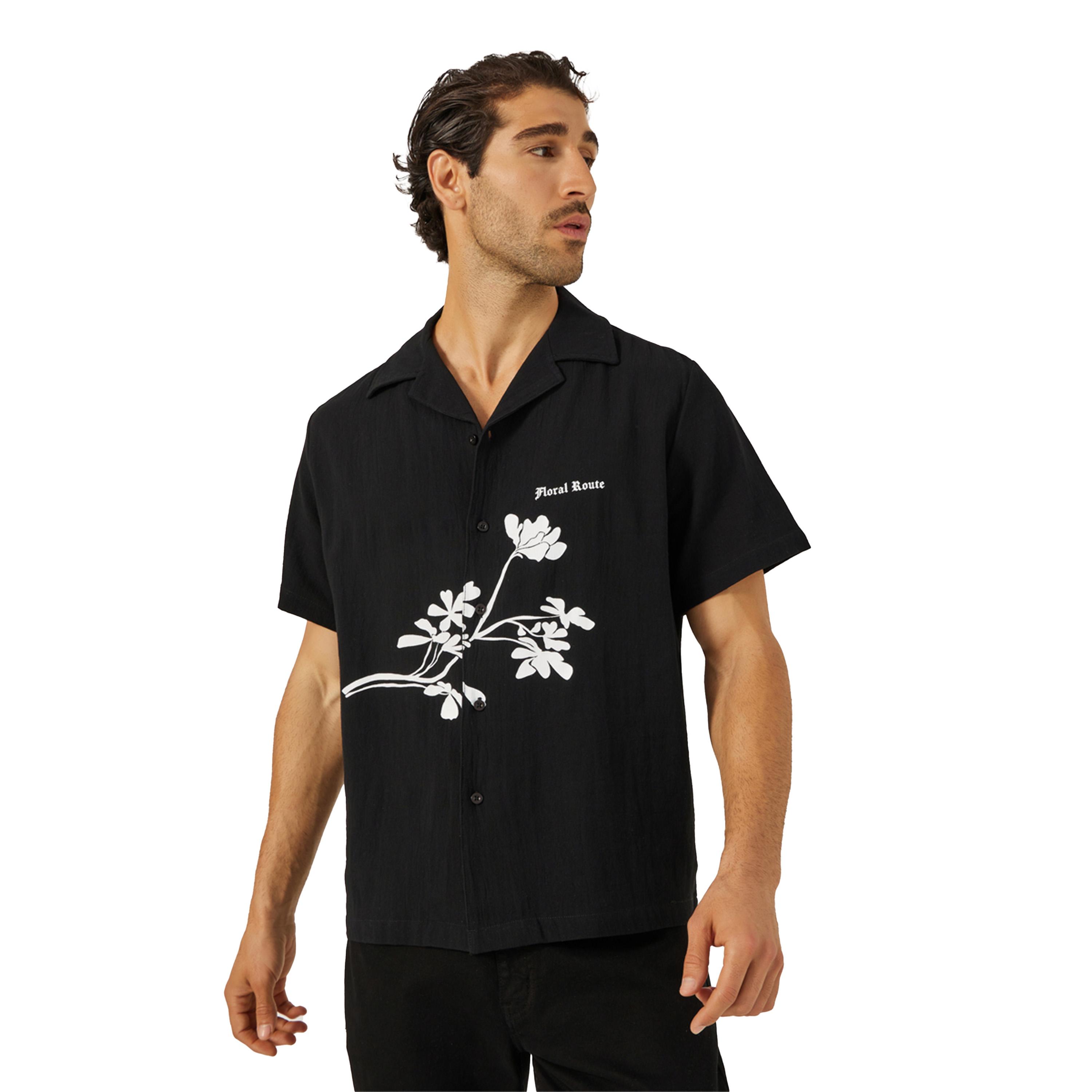 ستايلي - قميص مطبوع بقصّة مريحة وياقة منتجعية-men-clothing-shirts-image-1