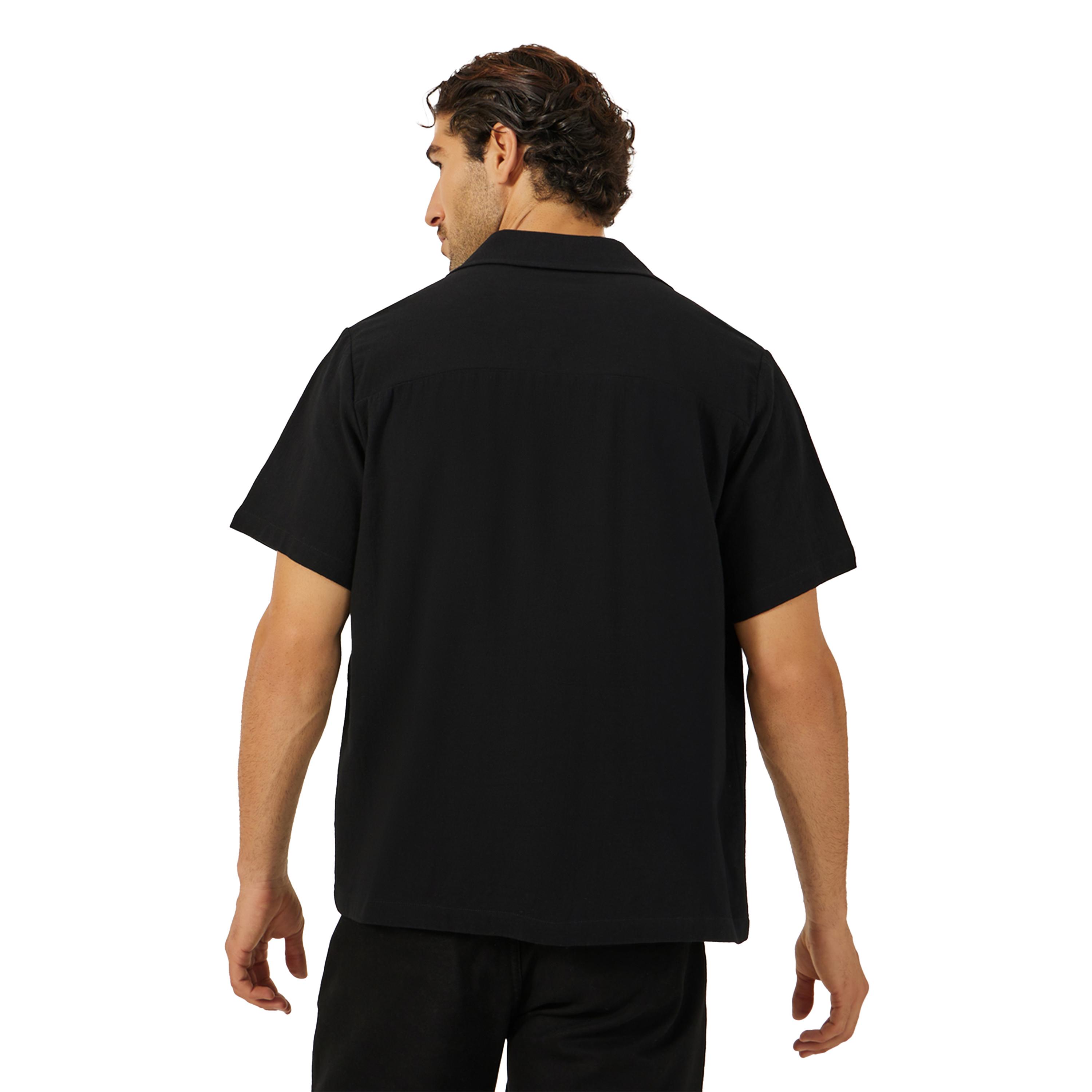 ستايلي - قميص مطبوع بقصّة مريحة وياقة منتجعية-men-clothing-shirts-image-4