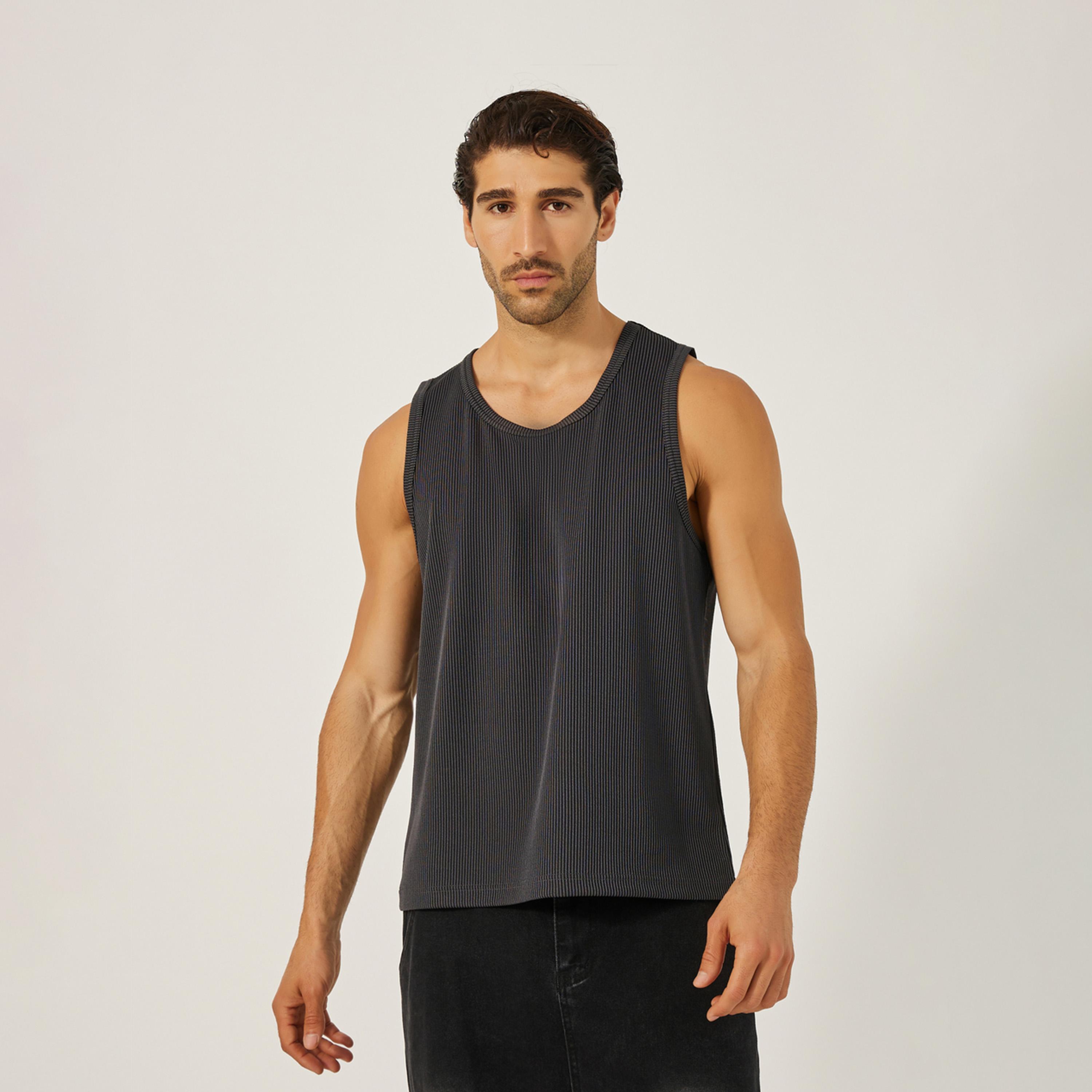 ستايلي-  تي شيرت مضلع برقبة دائرية وقصة عادية-men-clothing-tshirtsandpolos-tshirts-image-1