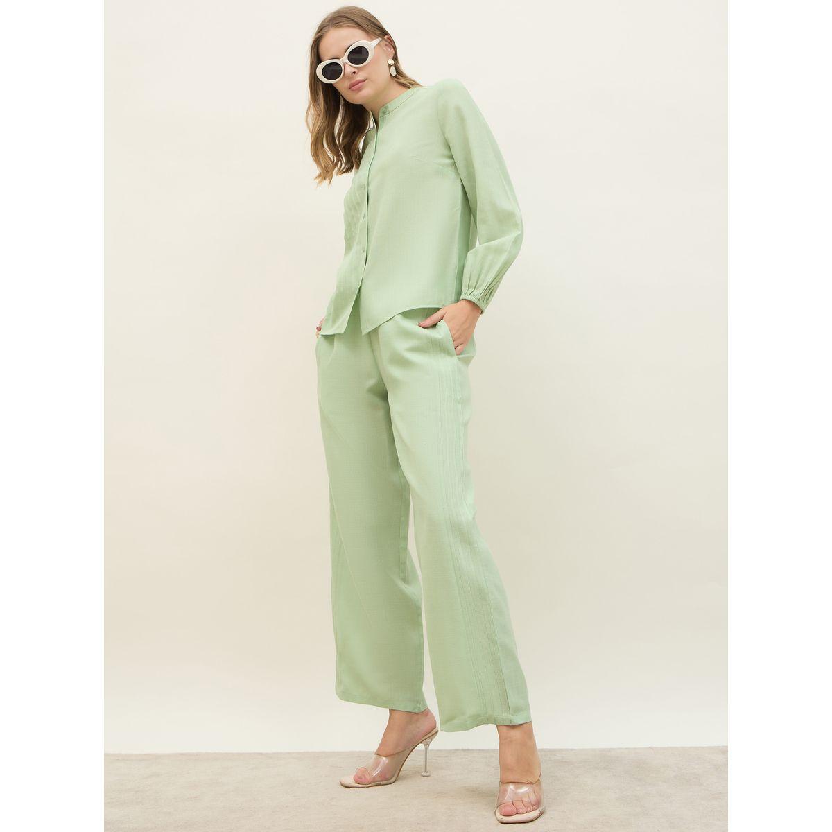 طقم منسق من بنطال وبلوزة بتفاصيل مدروزة-women-clothing-coordsets-image-1