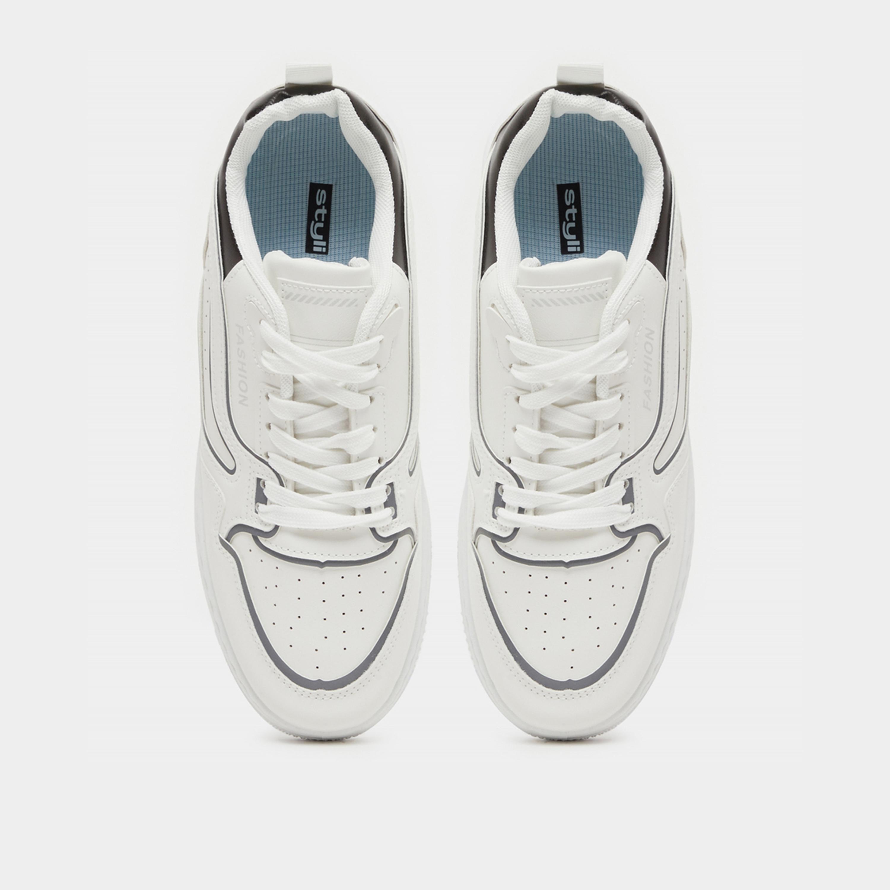 ستايلي - حذاء رياضي منخفض الرقبة ونعل سميك ورباط-men-shoes-sneakers-image-5