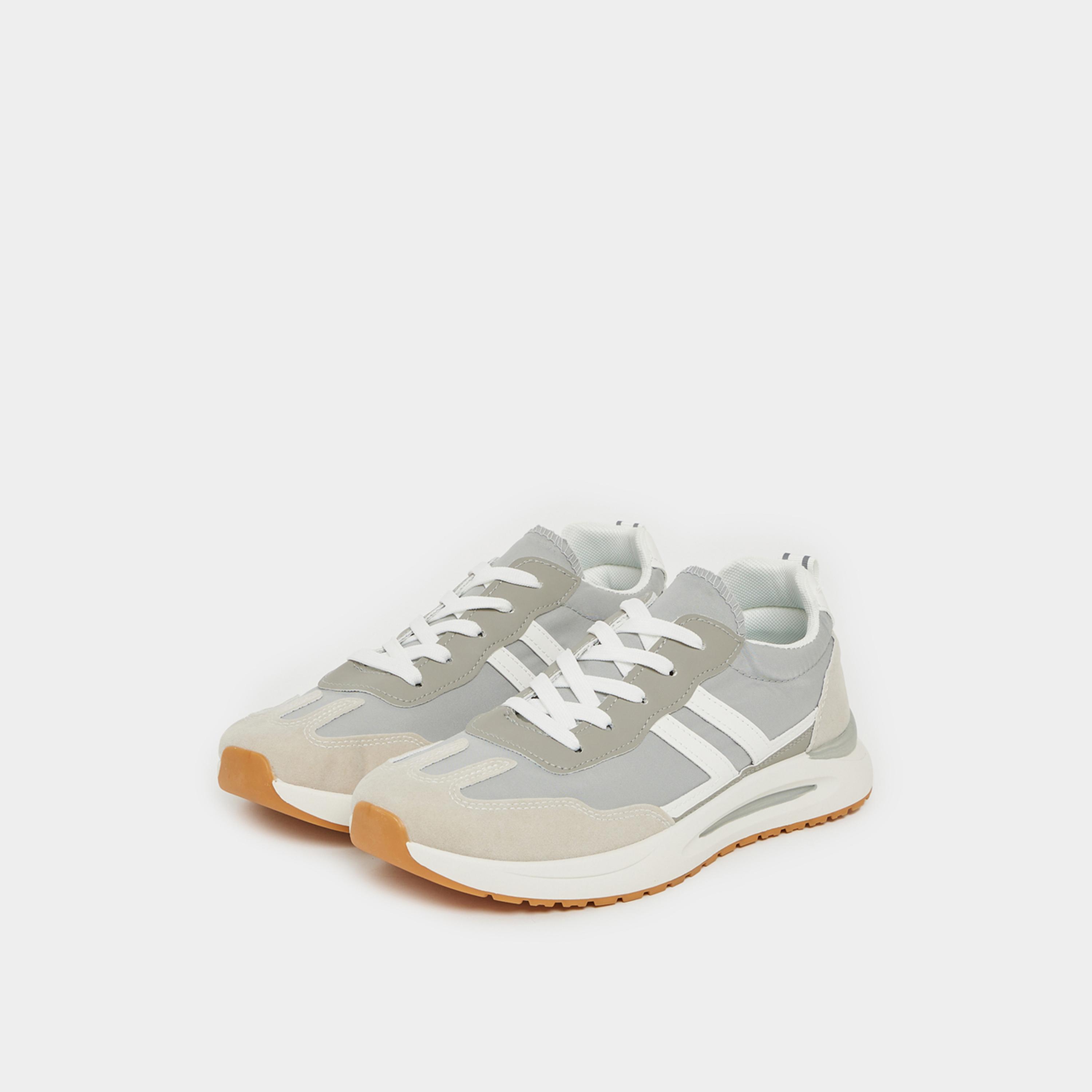 ستايلي - حذاء رياضي خفيف الوزن برباط بألوان متباينة-men-shoes-sneakers-image-2