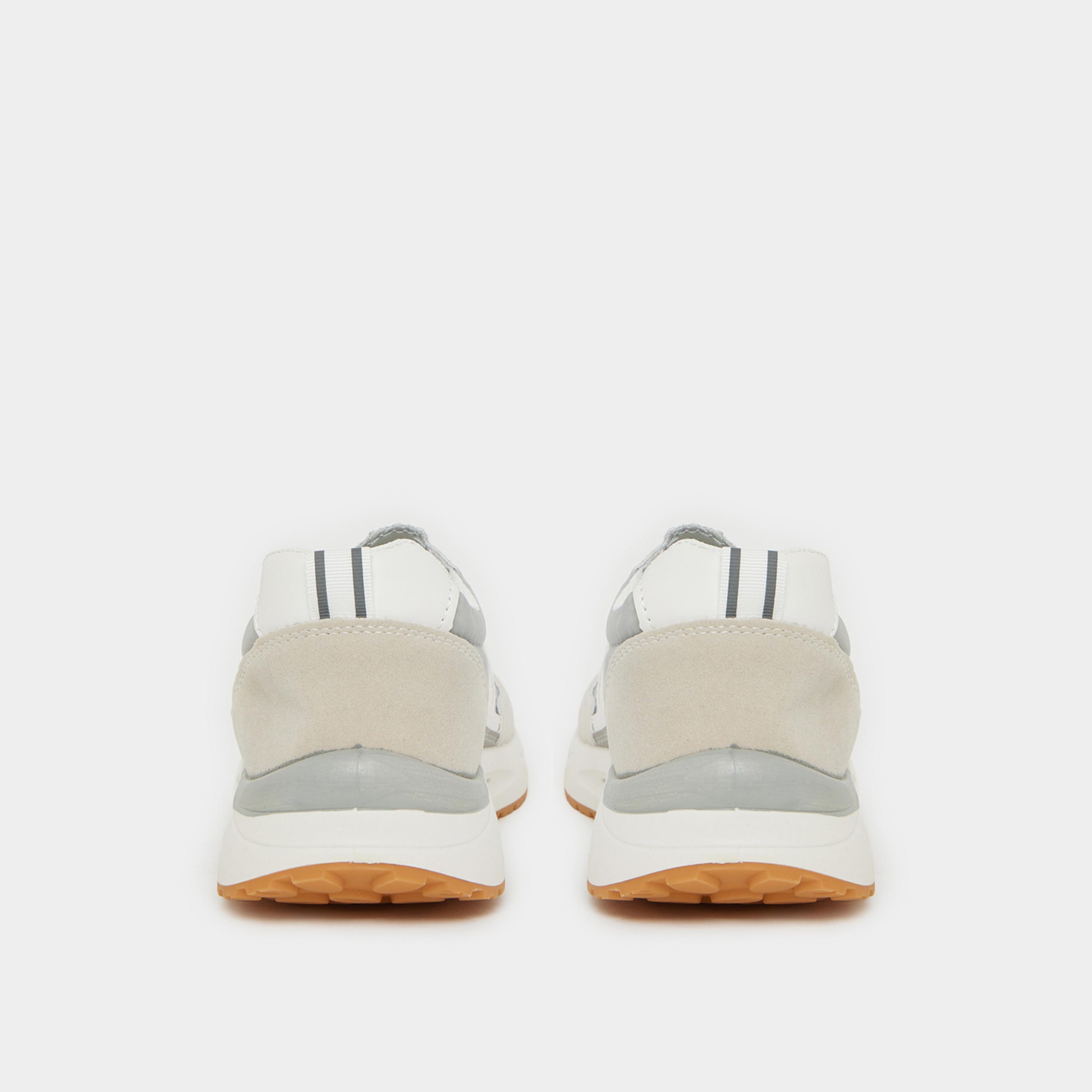 ستايلي - حذاء رياضي خفيف الوزن برباط بألوان متباينة-men-shoes-sneakers-image-4