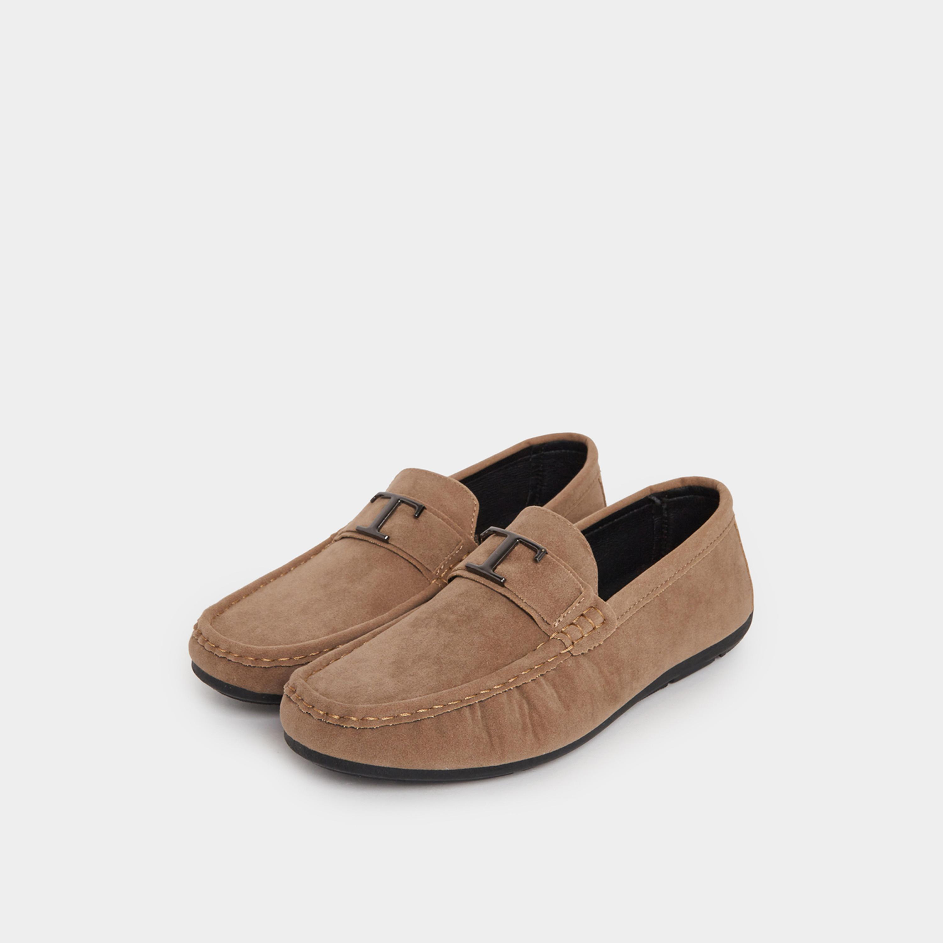 Styli Solid Slip-On Loafers-men-shoes-loafersandmoccasins-image-2