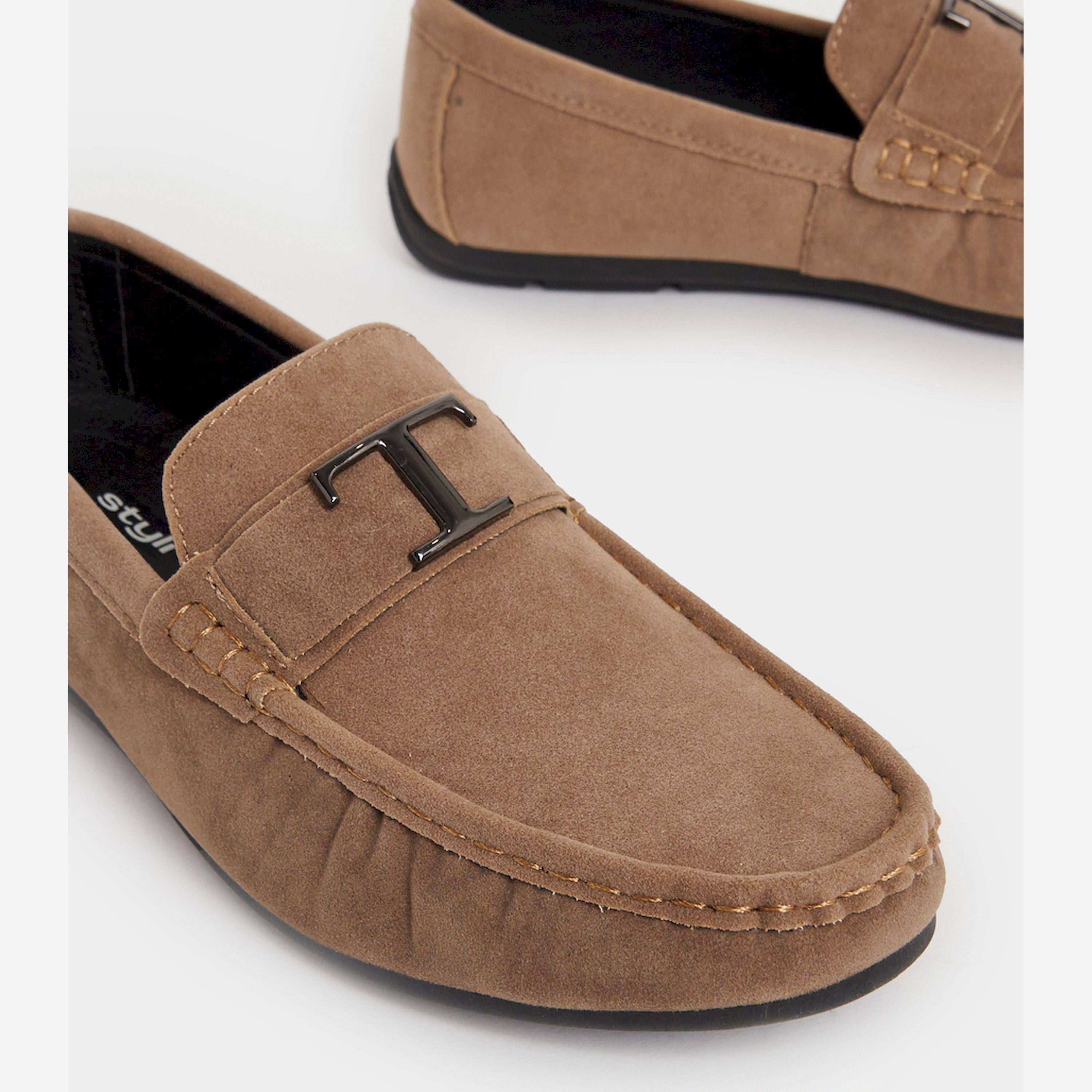 Styli Solid Slip-On Loafers-men-shoes-loafersandmoccasins-image-3