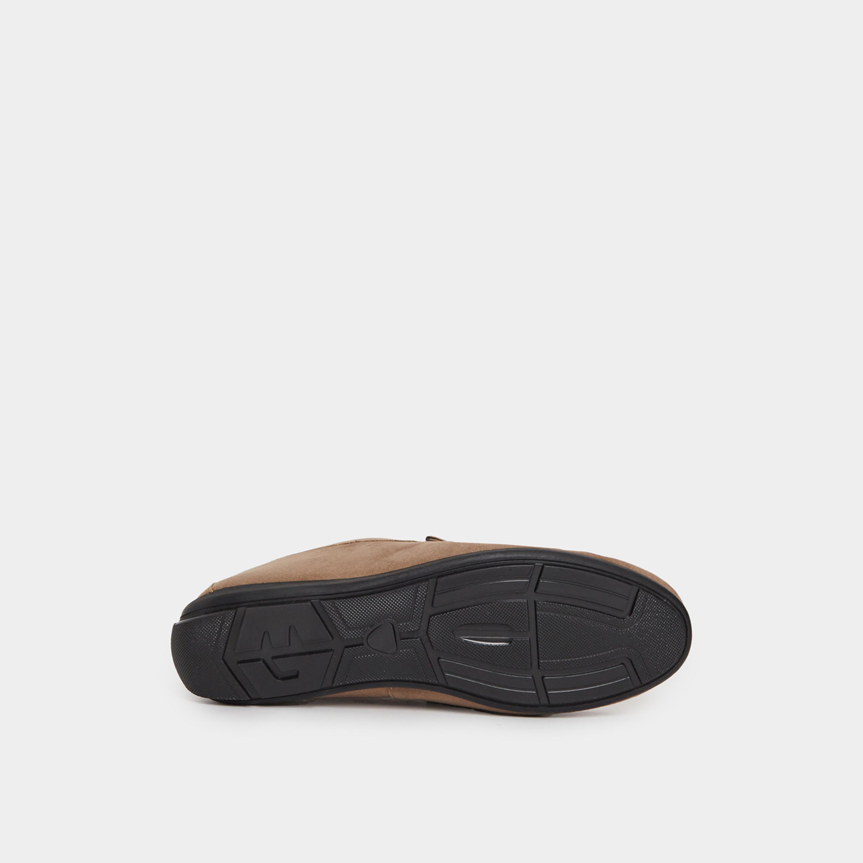 Styli Solid Slip-On Loafers-men-shoes-loafersandmoccasins-image-6