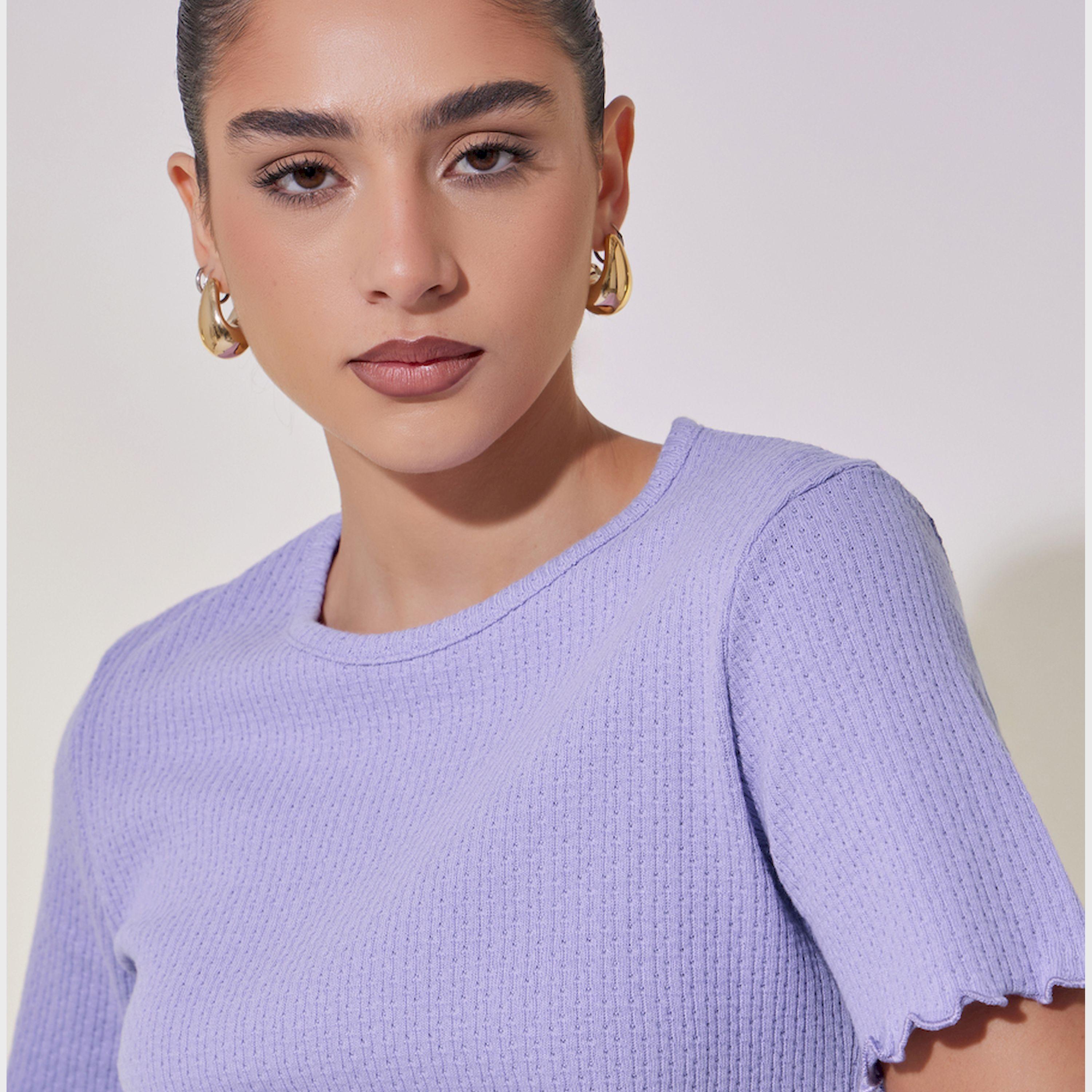 تيشيرت قصير بتفاصيل بارزة الملمس-women-clothing-tshirts-image-4