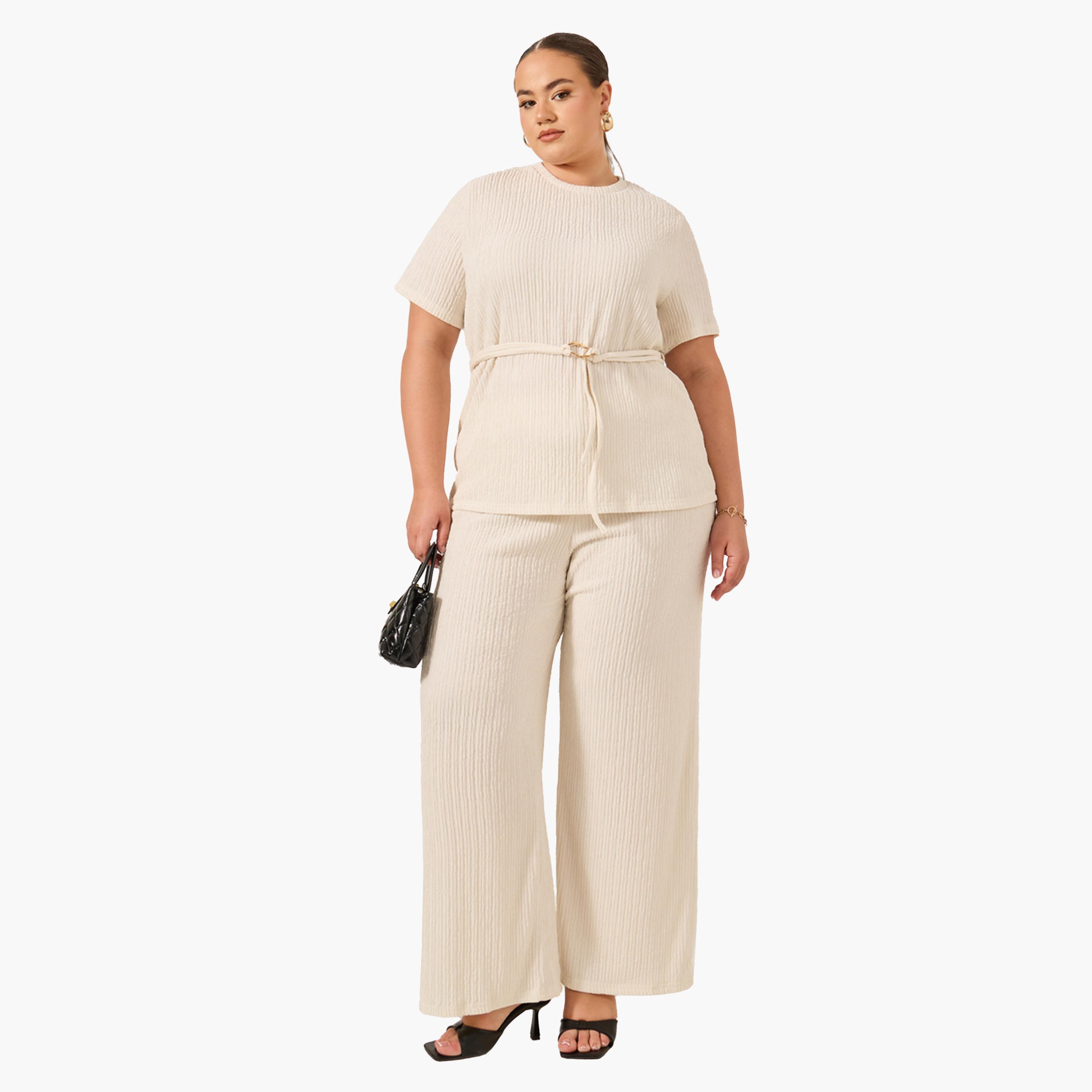 ستايلي - طقم مقاس كبير من بلوزة مجعدة محبوكة بأكمام قصيرة وبنطال بساق مستقيمة-women-clothing-coordsets-image-1