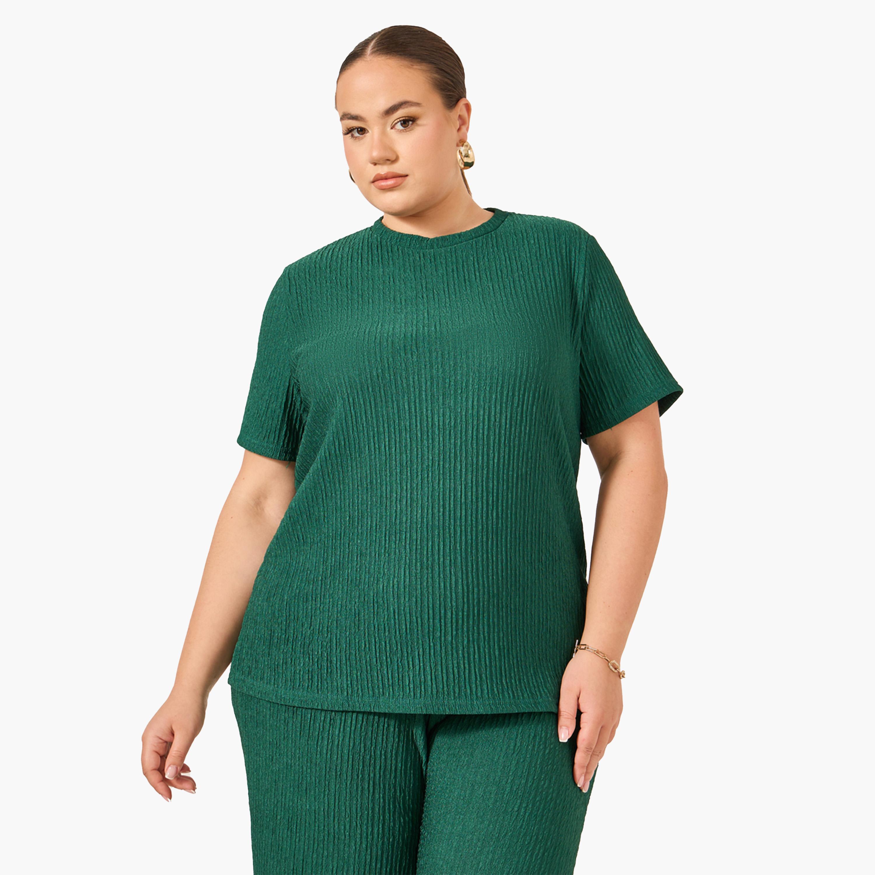 ستايلي - طقم مقاس كبير من بلوزة مجعدة محبوكة بأكمام قصيرة وبنطال بساق مستقيمة-women-clothing-dresses-image-2