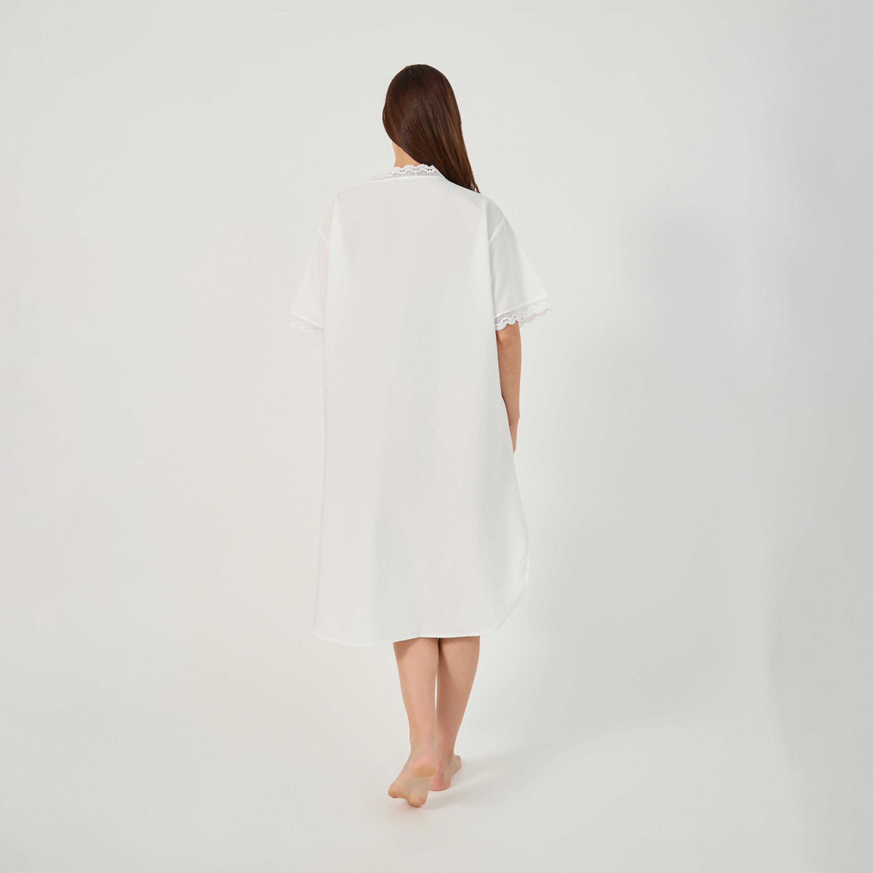 ستايلي - قميص نوم بحواف دانتيل متعرجة وتفاصيل أزرار-women-clothing-nightwear-nighties-image-4