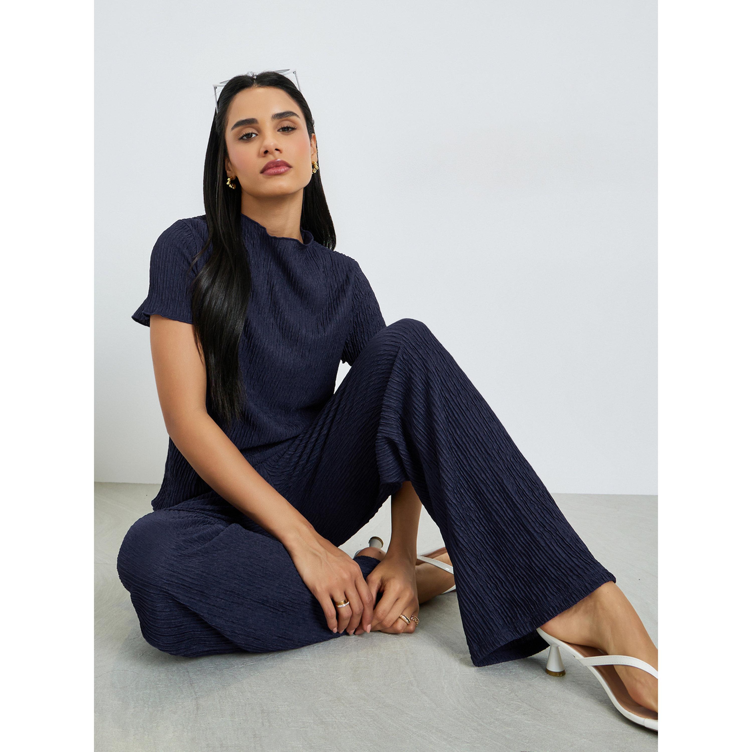 طقم منسق من بنطال بأرجل واسعة وبلوزة بياقة عالية-women-clothing-coordsets-image-2