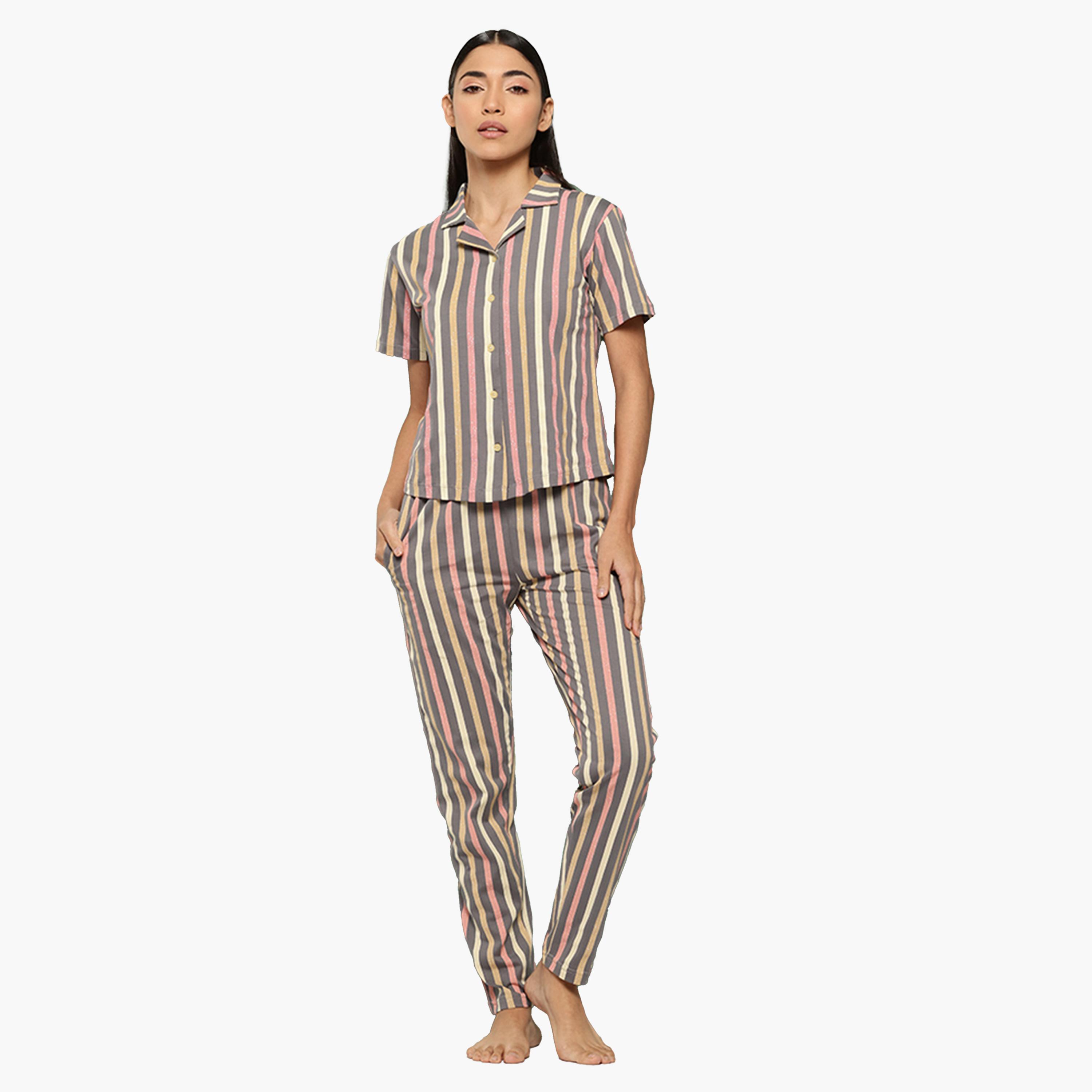 ليدينغ ليدي × ستايلي - طقم قميص وبنطال بيجامة من القطن المخطط-women-clothing-nightwear-pyjamas-longsets-image-1