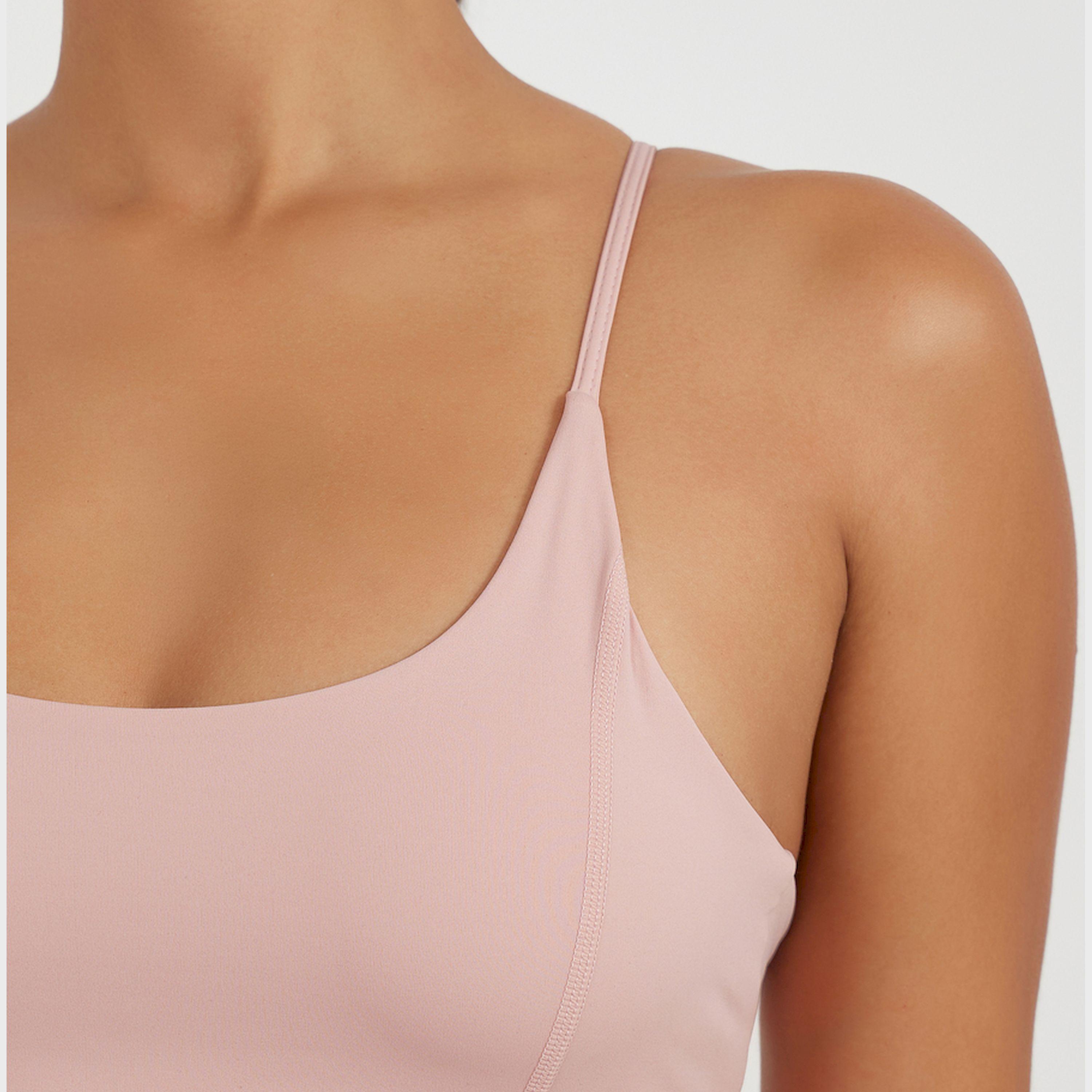 Styli V Strap Back Cut Out Medium Impact Sports Bra-men-clothing-sportswearandactivewear-tshirtsandpolos-image-4