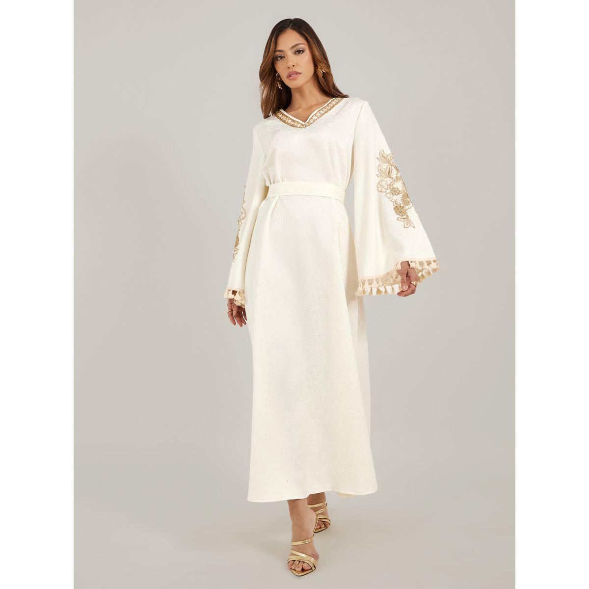 جلابية جاكار بتفاصيل مُطرّزة ودانتيل-women-arabicclothing-jalabiyas-image-2