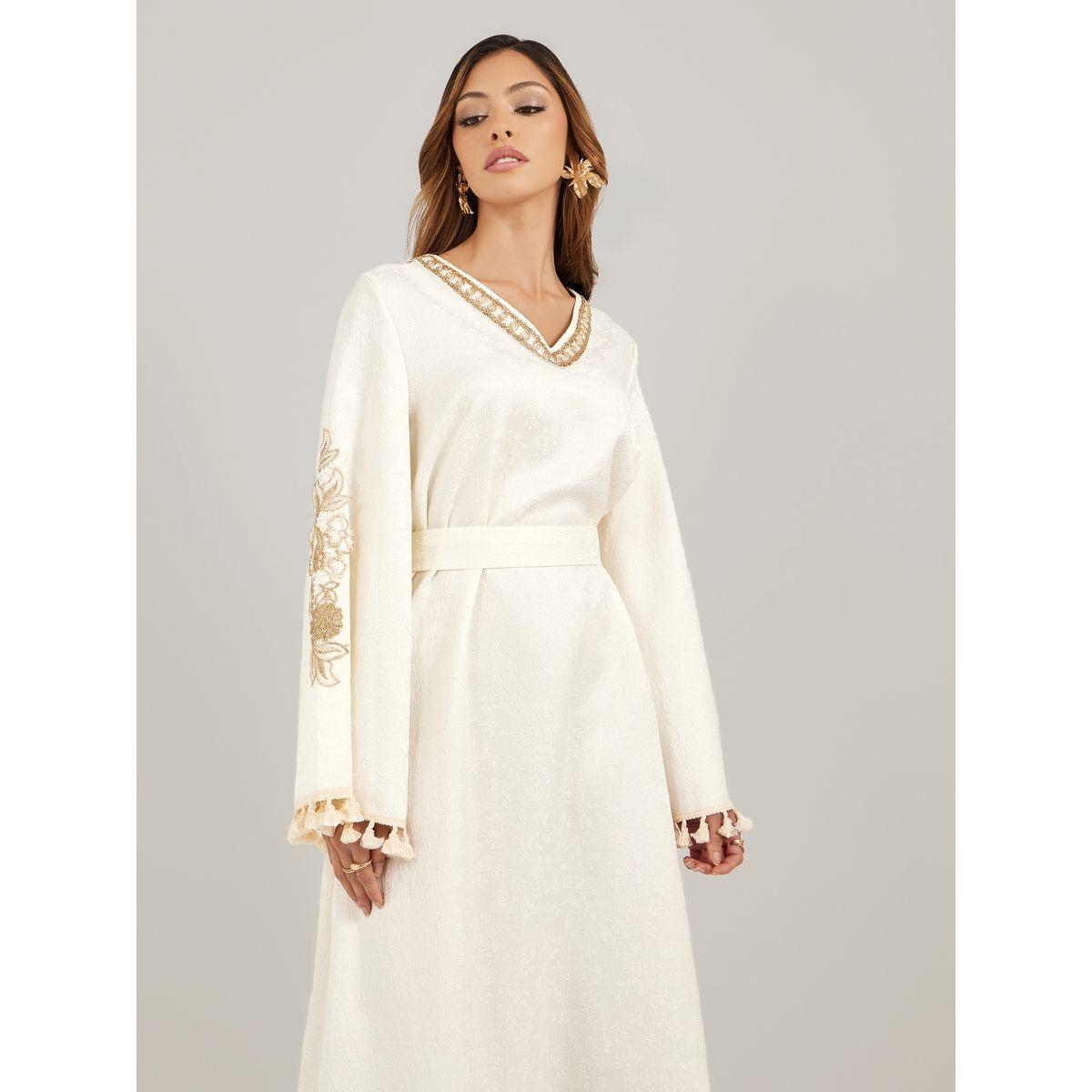 جلابية جاكار بتفاصيل مُطرّزة ودانتيل-women-arabicclothing-jalabiyas-image-3