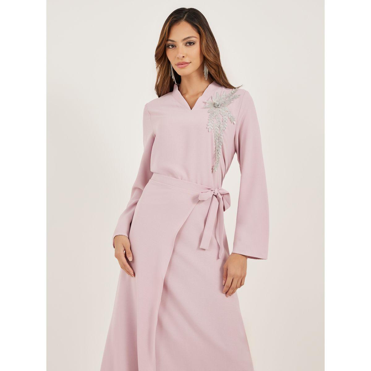 جلابية طويلة بتفاصيل دانتيل-women-arabicclothing-jalabiyas-image-4