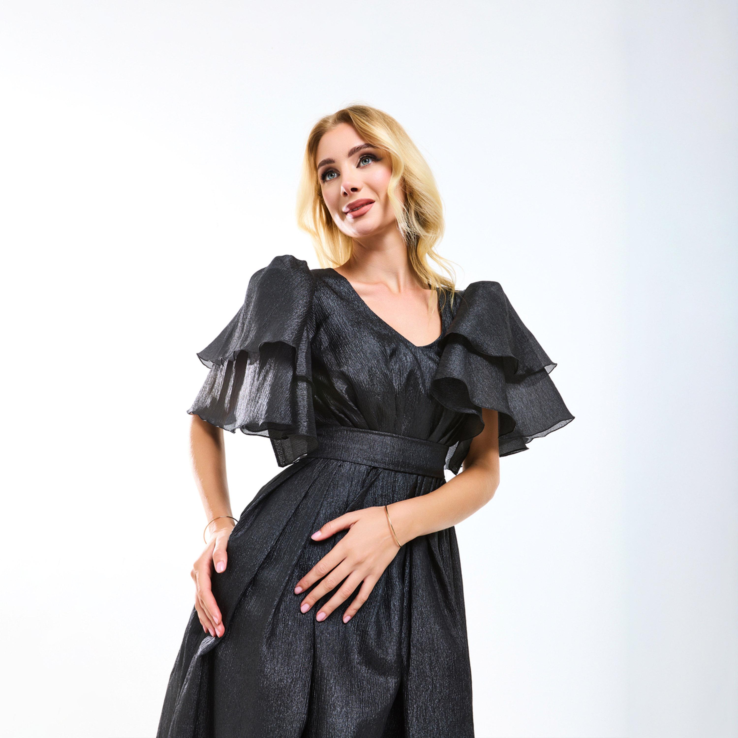 فستان طويل مزين بكسرات وأكمام فلونس هاوس أوف مودا × ستايلي-women-clothing-dresses-image-3