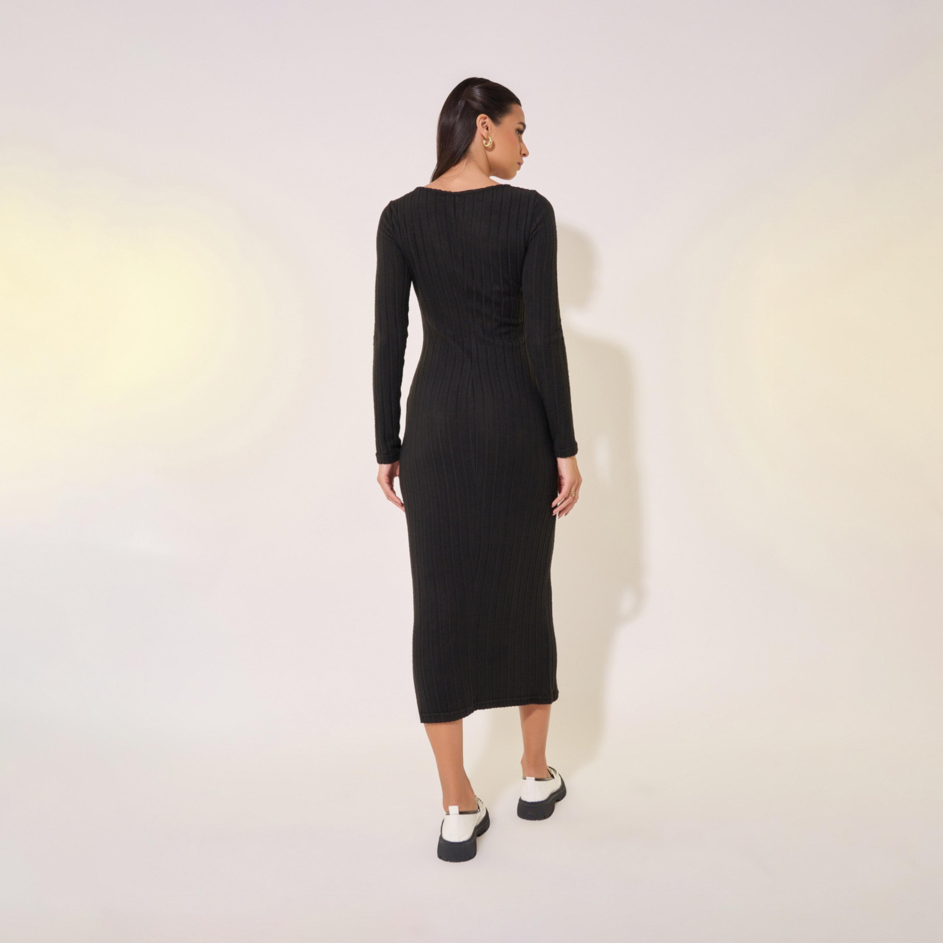 فستان ميدي محبوك بياقة دائرية مع تفاصيل أزرار-women-clothing-dresses-image-6