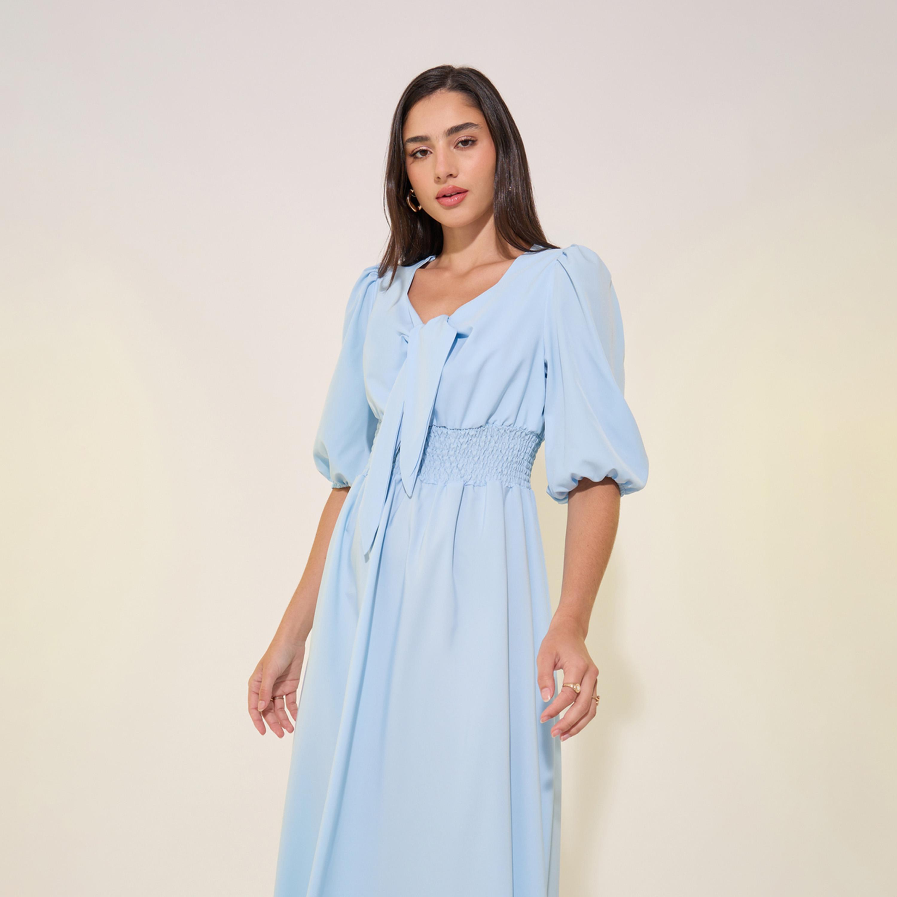 فستان ميدي سادة بأكمام منفوخة وياقة بأربطة-women-clothing-dresses-image-3