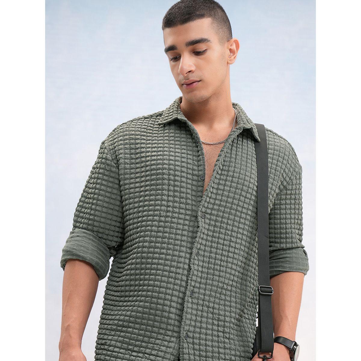 قميص بقصة مريحة وتفاصيل بارزة الملمس-men-clothing-shirts-image-6