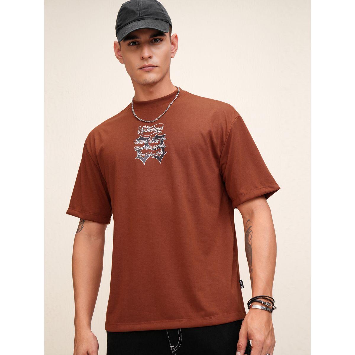 تيشيرت بقصة عادية وياقة دائرية مع طبعة جرافيك هايلاندر × ستايلي-men-clothing-tshirtsandpolos-tshirts-image-3
