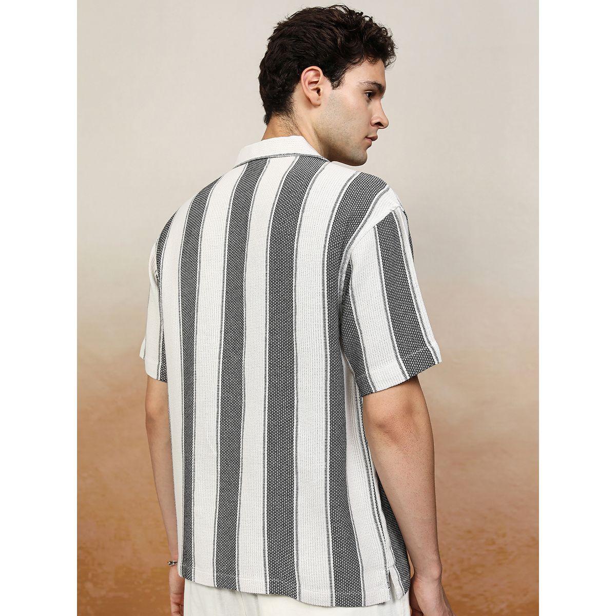 قميص مخطط فضفاض بياقة هايلاندر × ستايلي-men-clothing-shirts-image-3