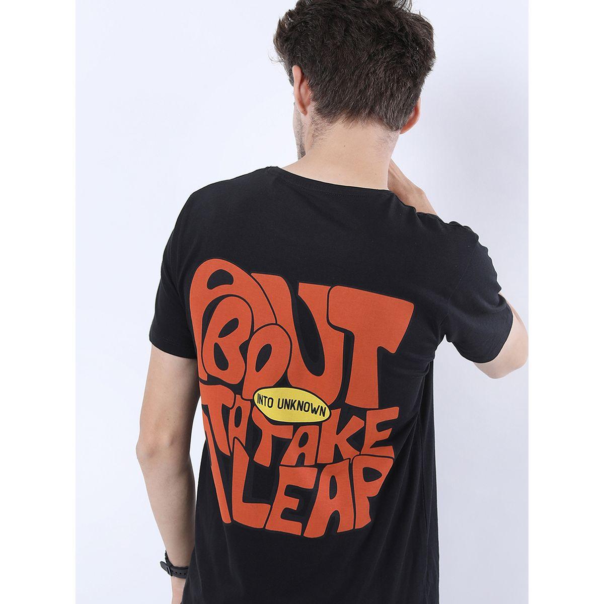 تيشيرت بياقة دائرية وطبعة جرافيك كيتش × ستايلي-men-clothing-tshirtsandpolos-tshirts-image-1