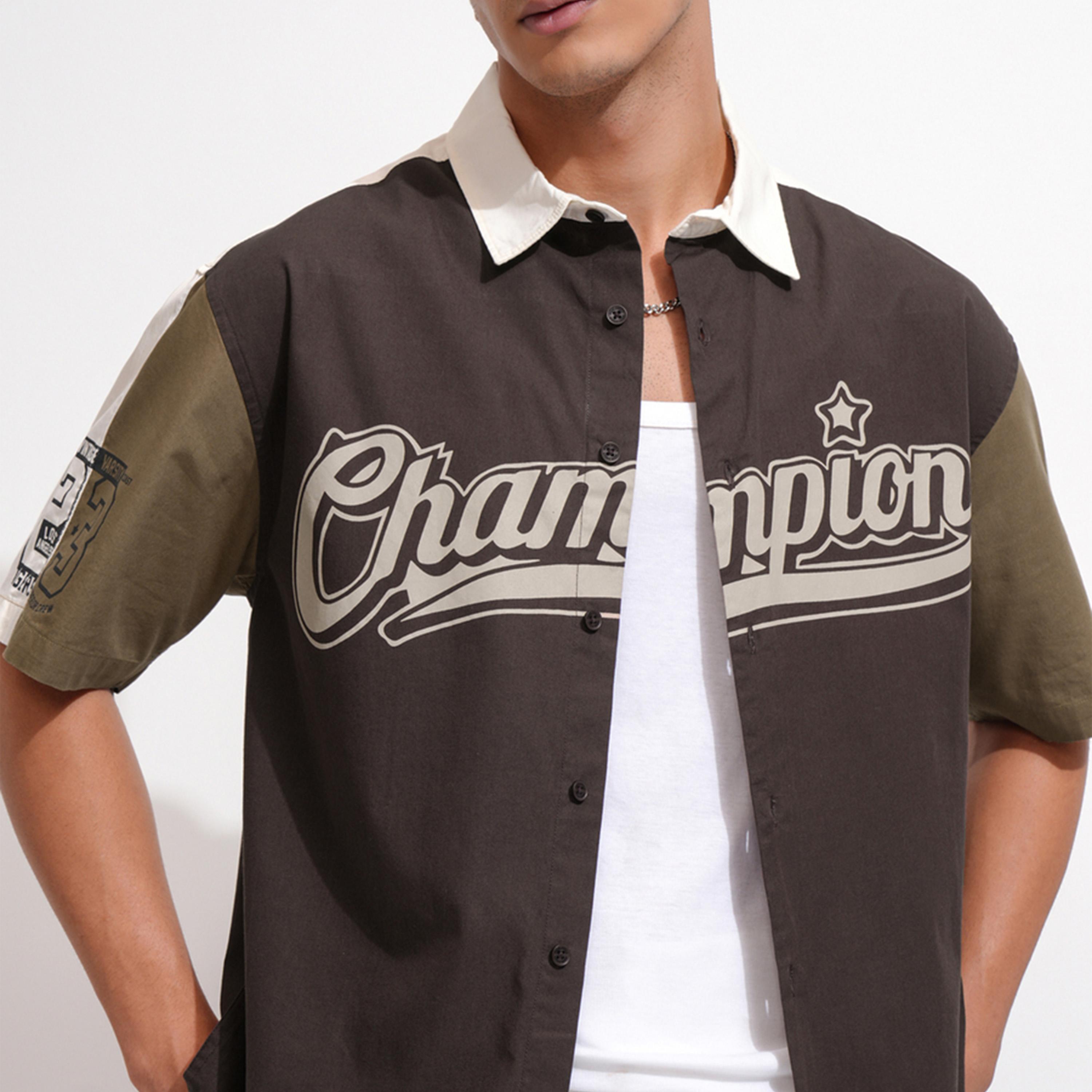 هايلاندر × ستايلي - قميص كبير الحجم مطبوع عليه شعار بألوان متعددة-men-clothing-shirts-image-1