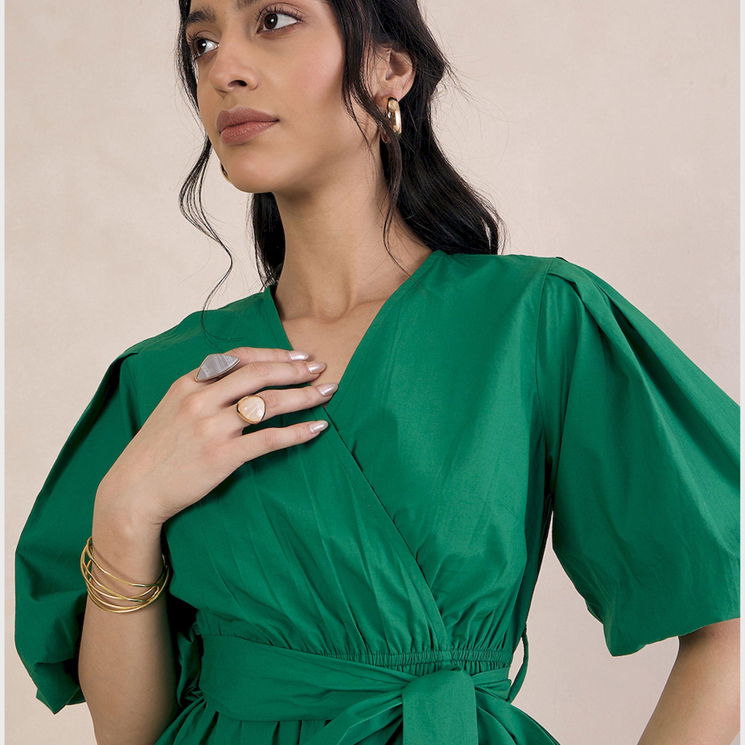 فيميلا × ستايلي - بلوزة سادة بفتحة رقبة على شكل V وأكمام منفوخة-women-clothing-shirtsandblouses-blouses-image-3