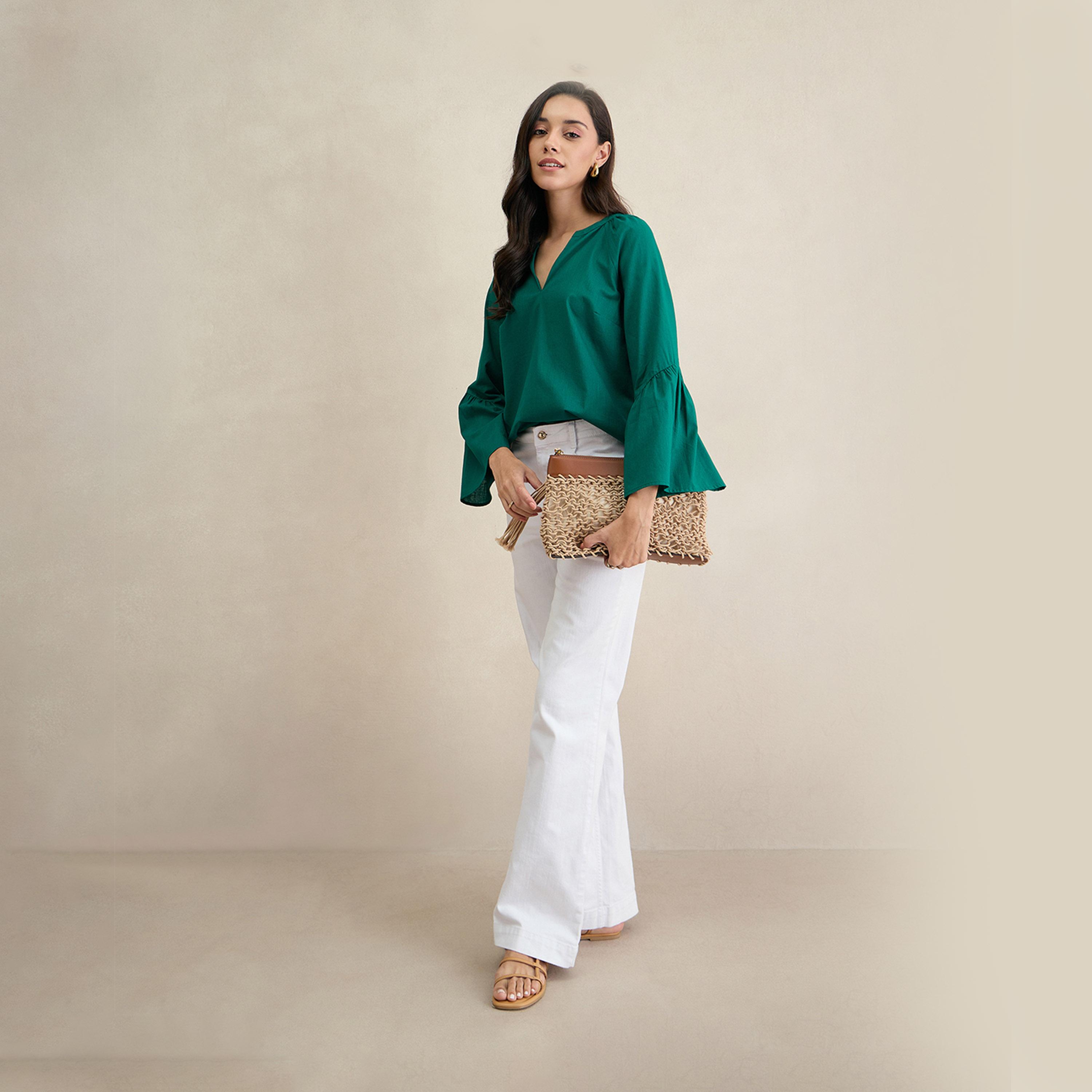 فيميلا × ستايلي - بلوزة من القطن سادة بأكمام جرس وفتحة رقبة-women-clothing-shirtsandblouses-blouses-image-5