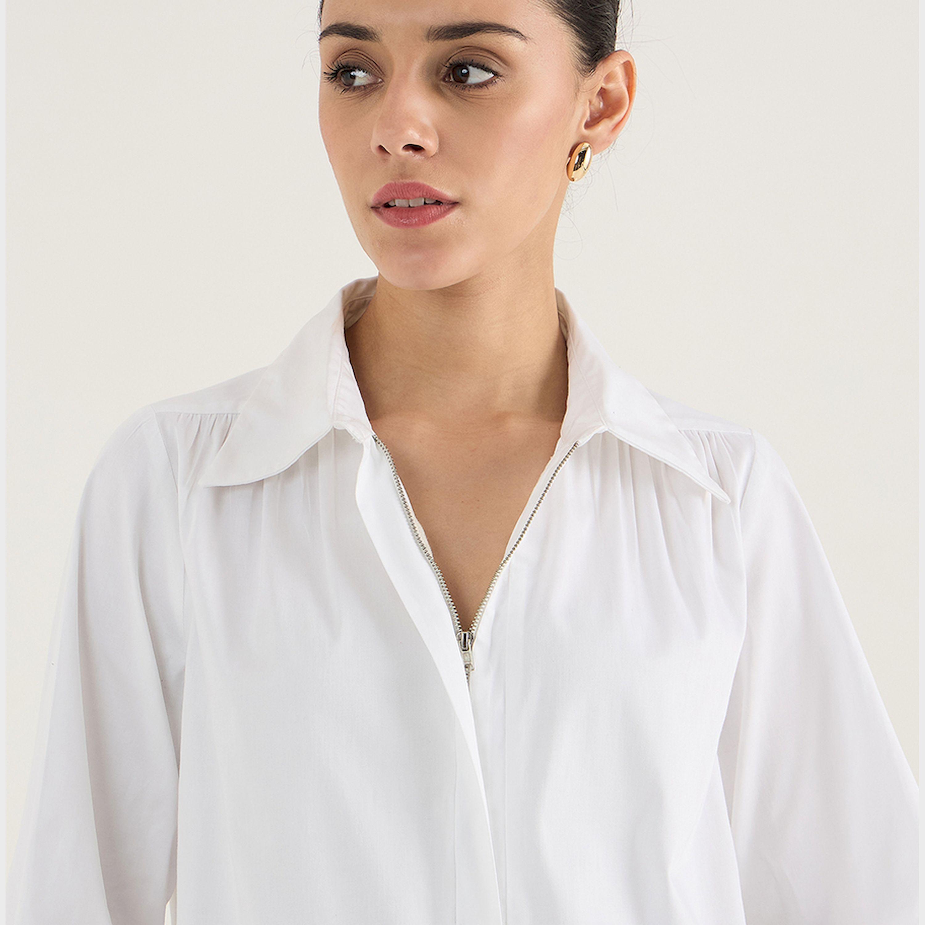 فيميلا × ستايلي - بلوزة سادة من القطن بياقة وتفاصيل سحاب-women-clothing-shirtsandblouses-blouses-image-4