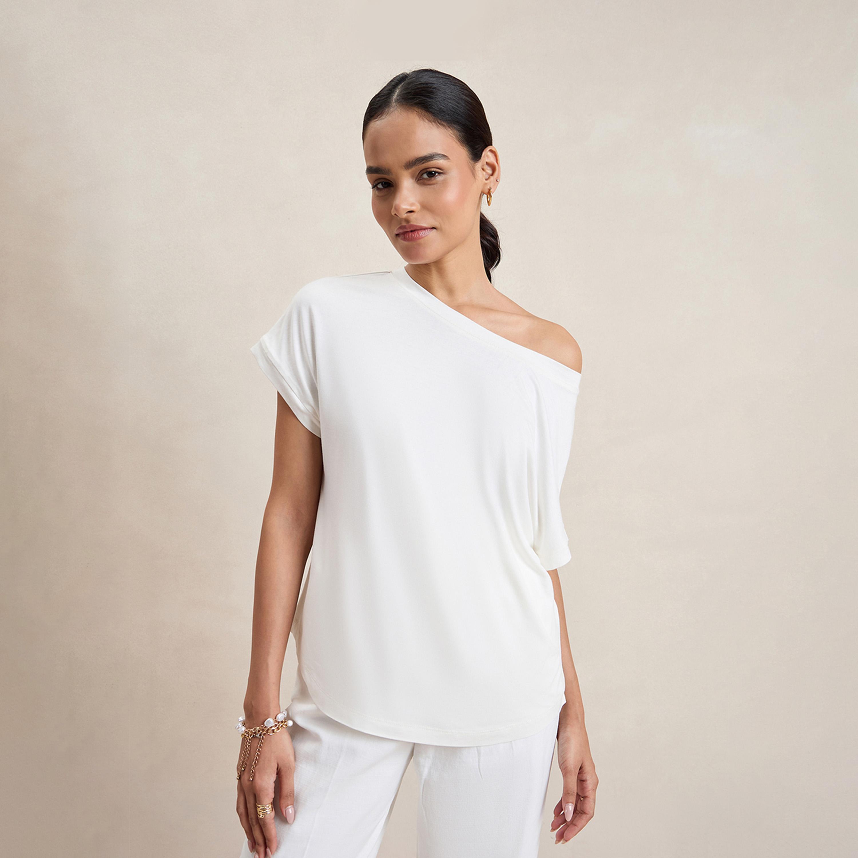 فيميلا × ستايلي - بلوزة سادة محبوكة بكتف واحد وقصّة عادية-women-clothing-tshirts-image-1