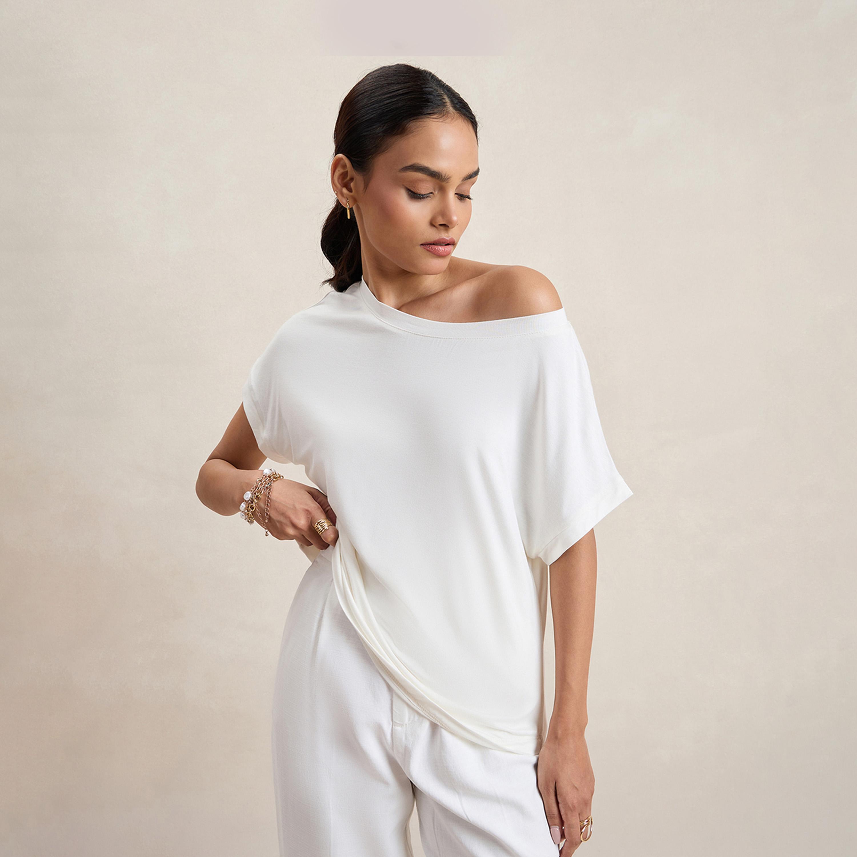 فيميلا × ستايلي - بلوزة سادة محبوكة بكتف واحد وقصّة عادية-women-clothing-tshirts-image-2