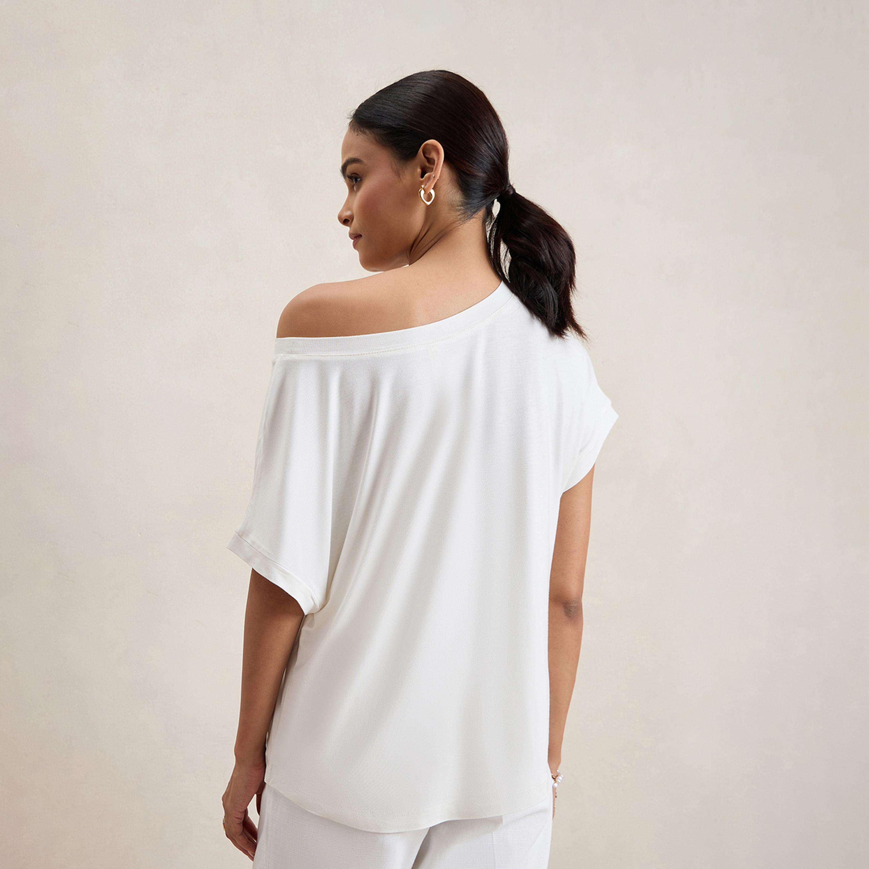 فيميلا × ستايلي - بلوزة سادة محبوكة بكتف واحد وقصّة عادية-women-clothing-tshirts-image-4