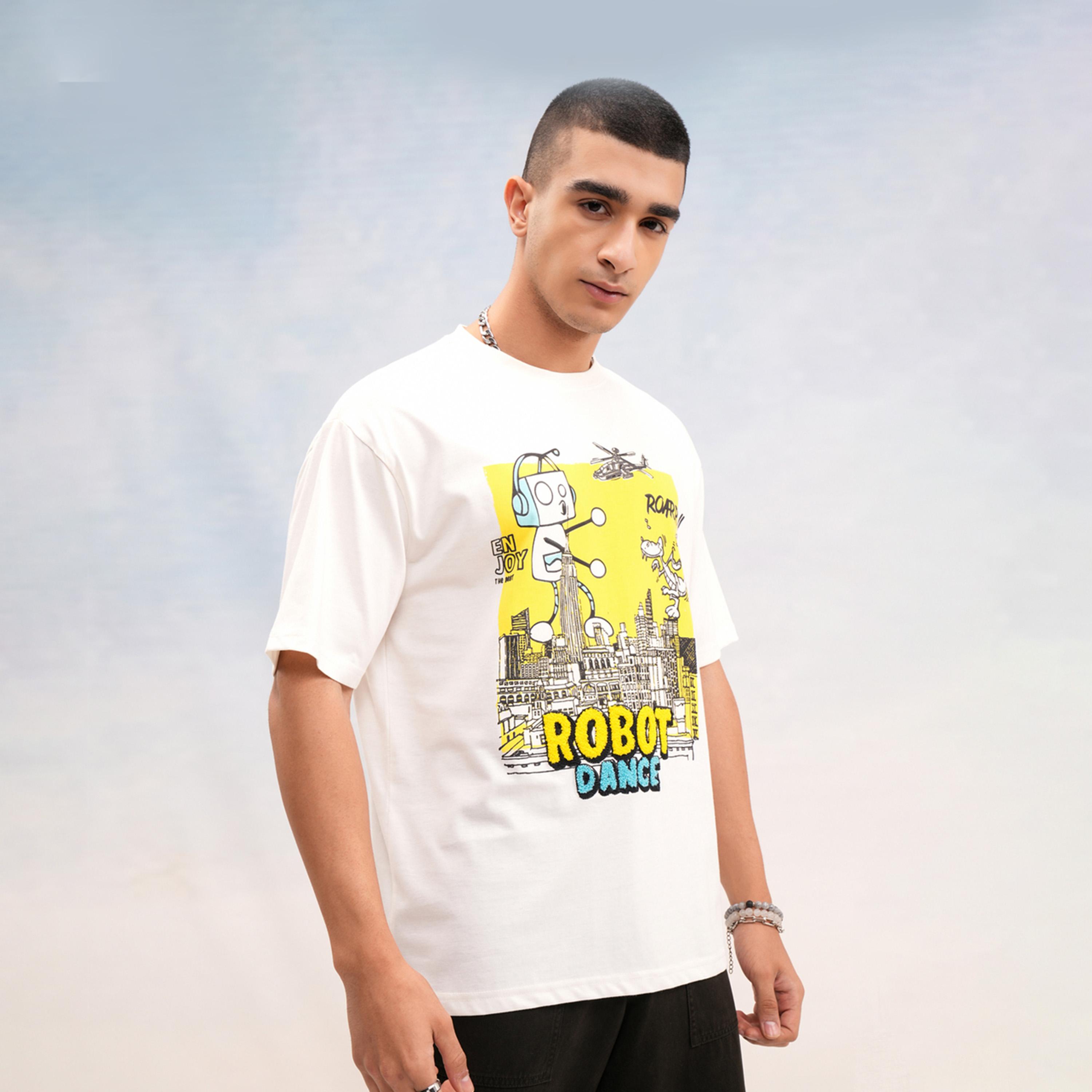 هايلاندر × ستايلي - تي شيرت بقصّة مريحة ورقبة مستديرة وطبعة جرافيكية-men-clothing-tshirtsandpolos-tshirts-image-6
