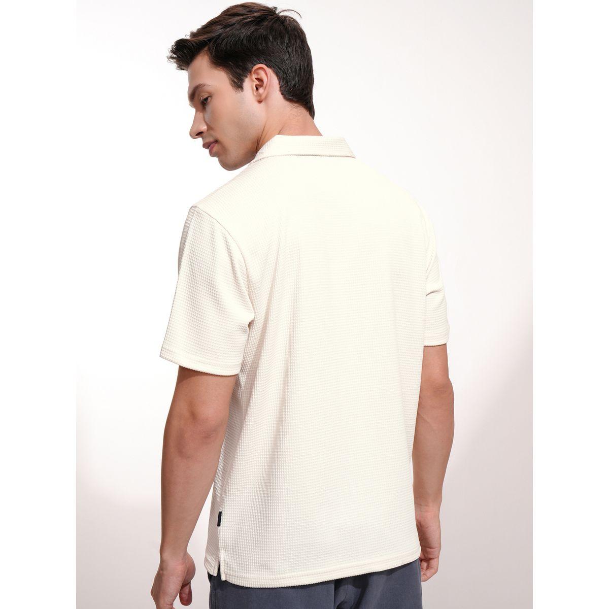تيشيرت بياقة بولو وقصة مريحة مع تفاصيل بارزة الملمس هايلاندر × ستايلي-men-clothing-tshirtsandpolos-tshirts-image-3